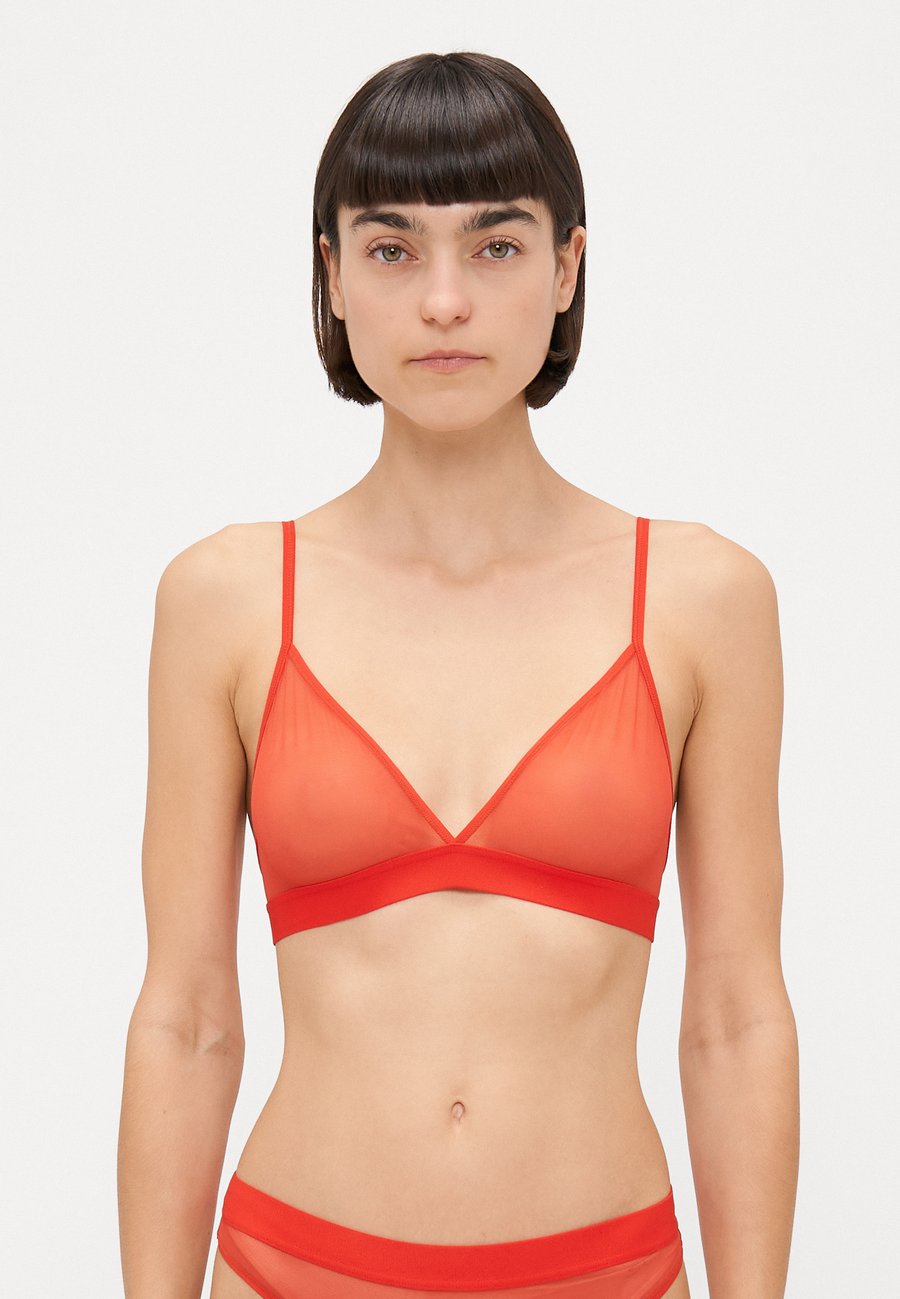 Бюстгальтер Organic Basics TRIANGLE BRALETTE, Spicy/Red
Бюстгальтер Organic Basics TRIANGLE BRALETTE, Spicy/Red