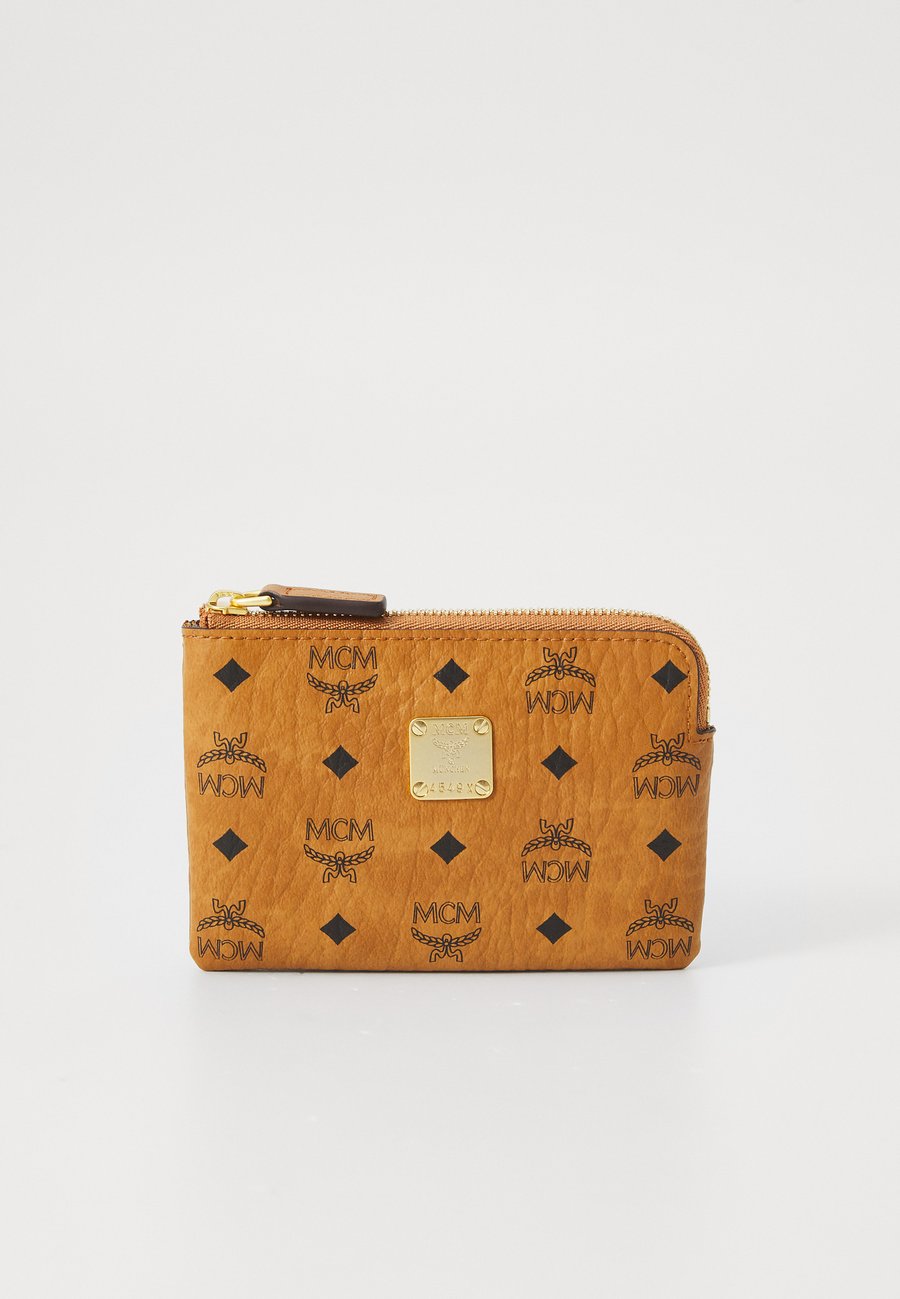 Кошелек MCM AREN VISETOS CARD CASE, Cognac
Кошелек MCM AREN VISETOS CARD CASE, Cognac