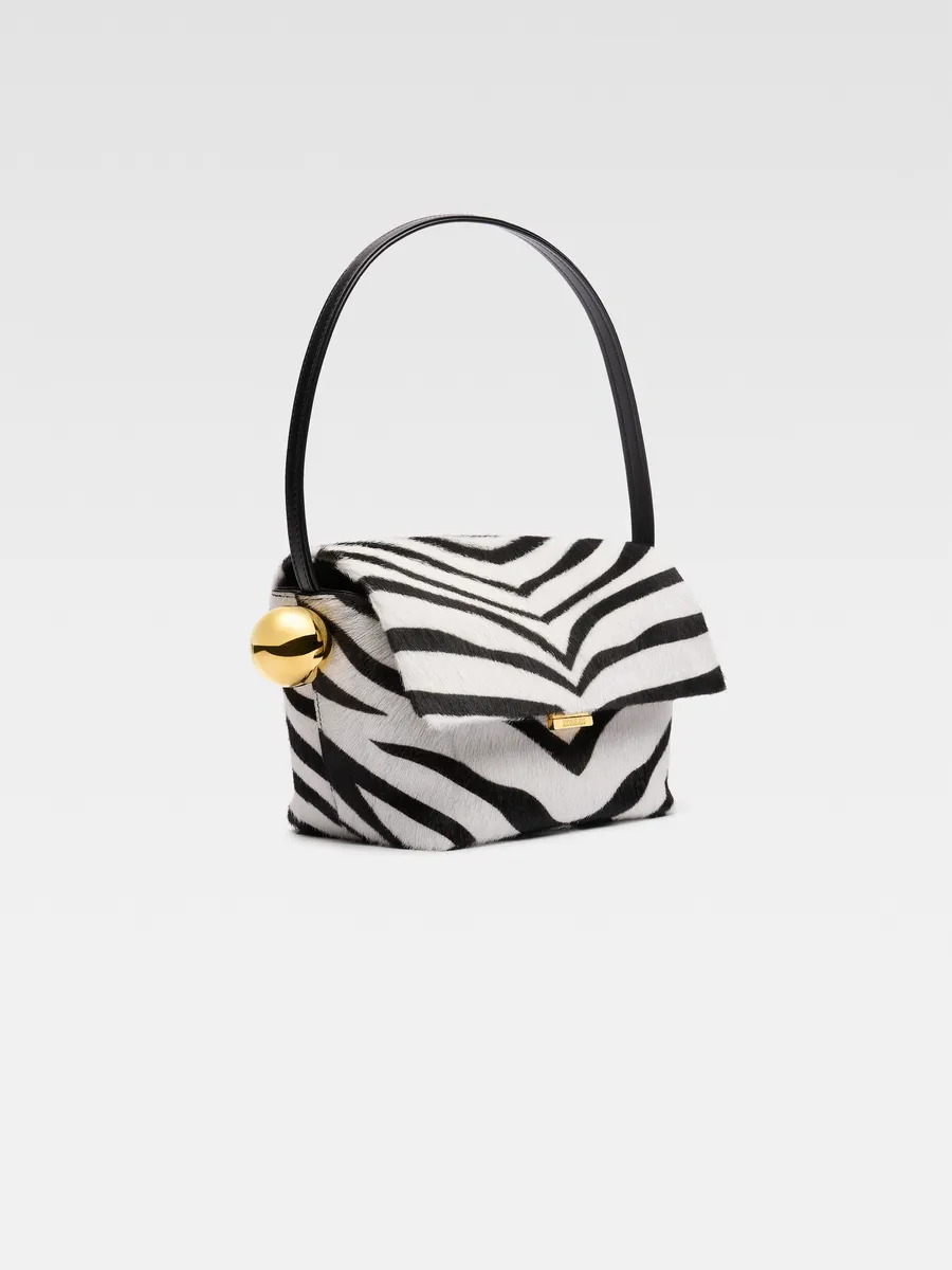 Сложенная сумка через плечо Ле Рон Карре Jacquemus, черно-белый
Сложенная сумка через плечо Ле Рон Карре Jacquemus, черно-белый