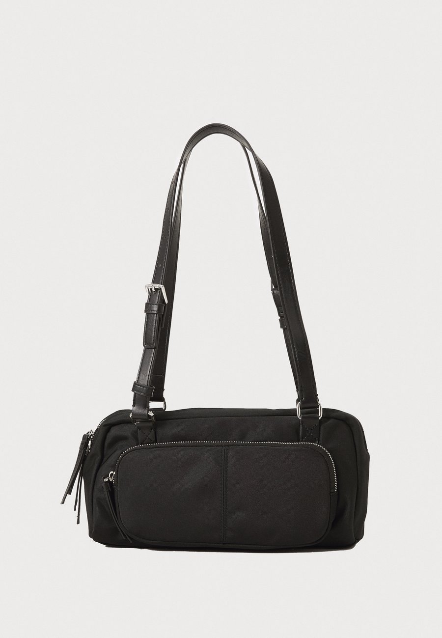 Сумка PARFOIS CROSSBODY BAG SABRINA BLACK , Black
Сумка PARFOIS CROSSBODY BAG SABRINA BLACK , Black