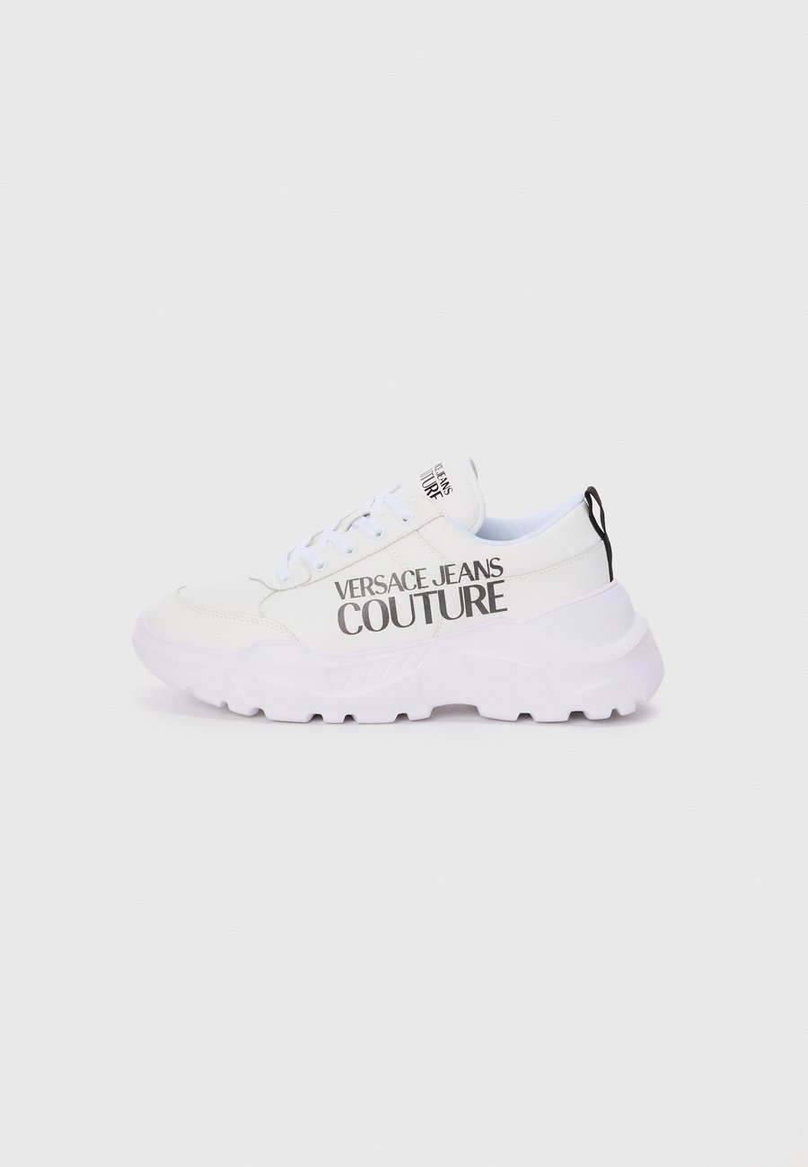 Кроссовки Versace Jeans Couture FONDO SPEEDTRACK, White
Кроссовки Versace Jeans Couture FONDO SPEEDTRACK, White