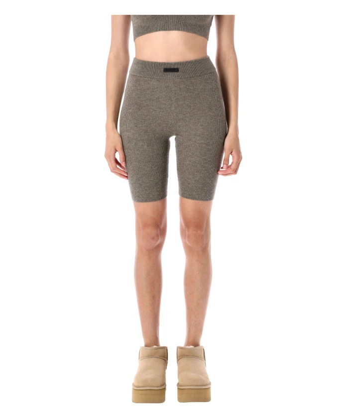 Велосипедные шорты в рубчик, фермерский вереск Fear Of God, серый
Велосипедные шорты в рубчик, фермерский вереск Fear Of God, серый