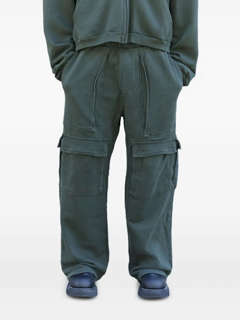 Брюки карго с карманами GREG ROSS, зеленый
Брюки карго с карманами GREG ROSS, зеленый