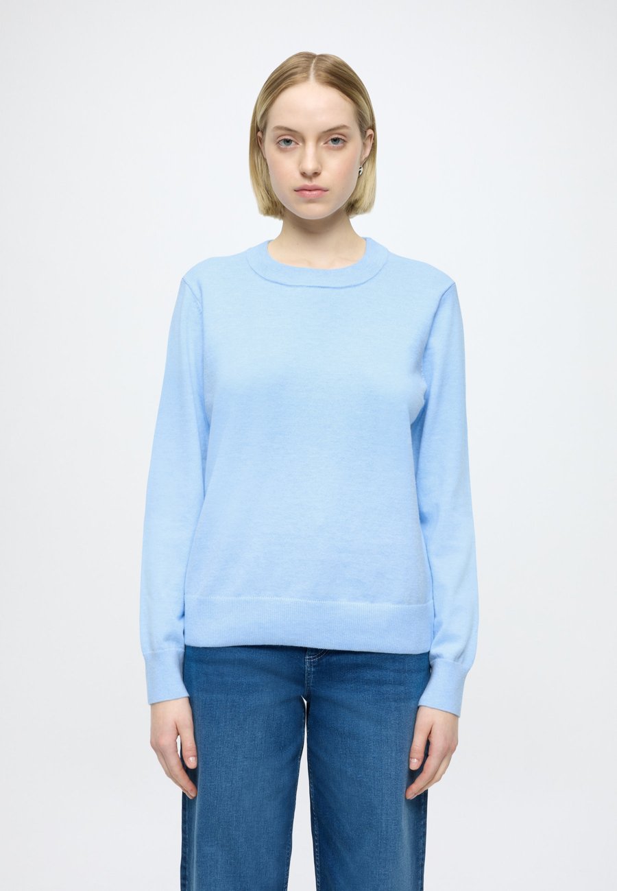 Джемпер Marc O'Polo DENIM KNIT PULLOVER, LONGSLEEVE, ROUND NECK, Light Blue Melange_02/Light Blue
Джемпер Marc O'Polo DENIM KNIT PULLOVER, LONGSLEEVE, ROUND NECK, Light Blue Melange_02/Light Blue