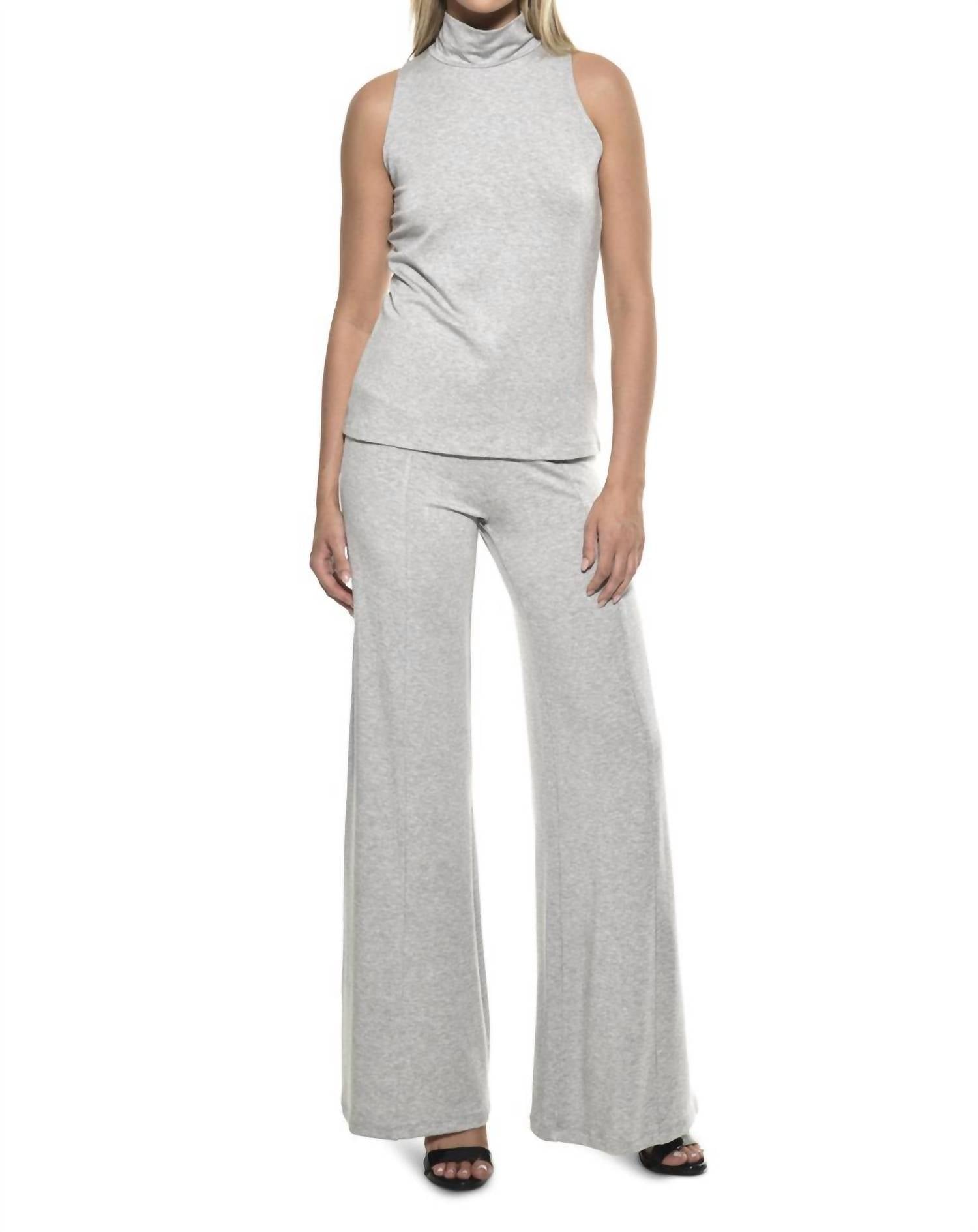 Омега серые брюки с широкими штанинами JULIAN CHANG, серый
Омега серые брюки с широкими штанинами JULIAN CHANG, серый