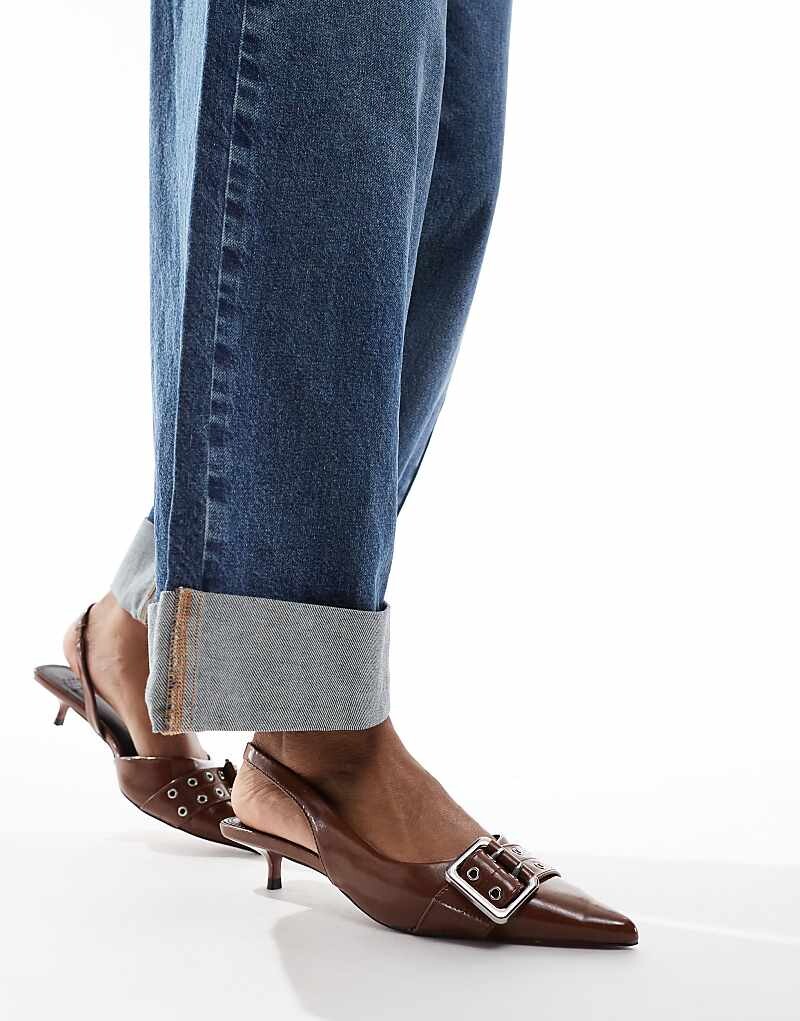 ASOS DESIGN – Sleek – Светло-коричневые туфли на каблуке с декоративной пряжкой и ремешком на пятке
ASOS DESIGN – Sleek – Светло-коричневые туфли на каблуке с декоративной пряжкой и ремешком на пятке