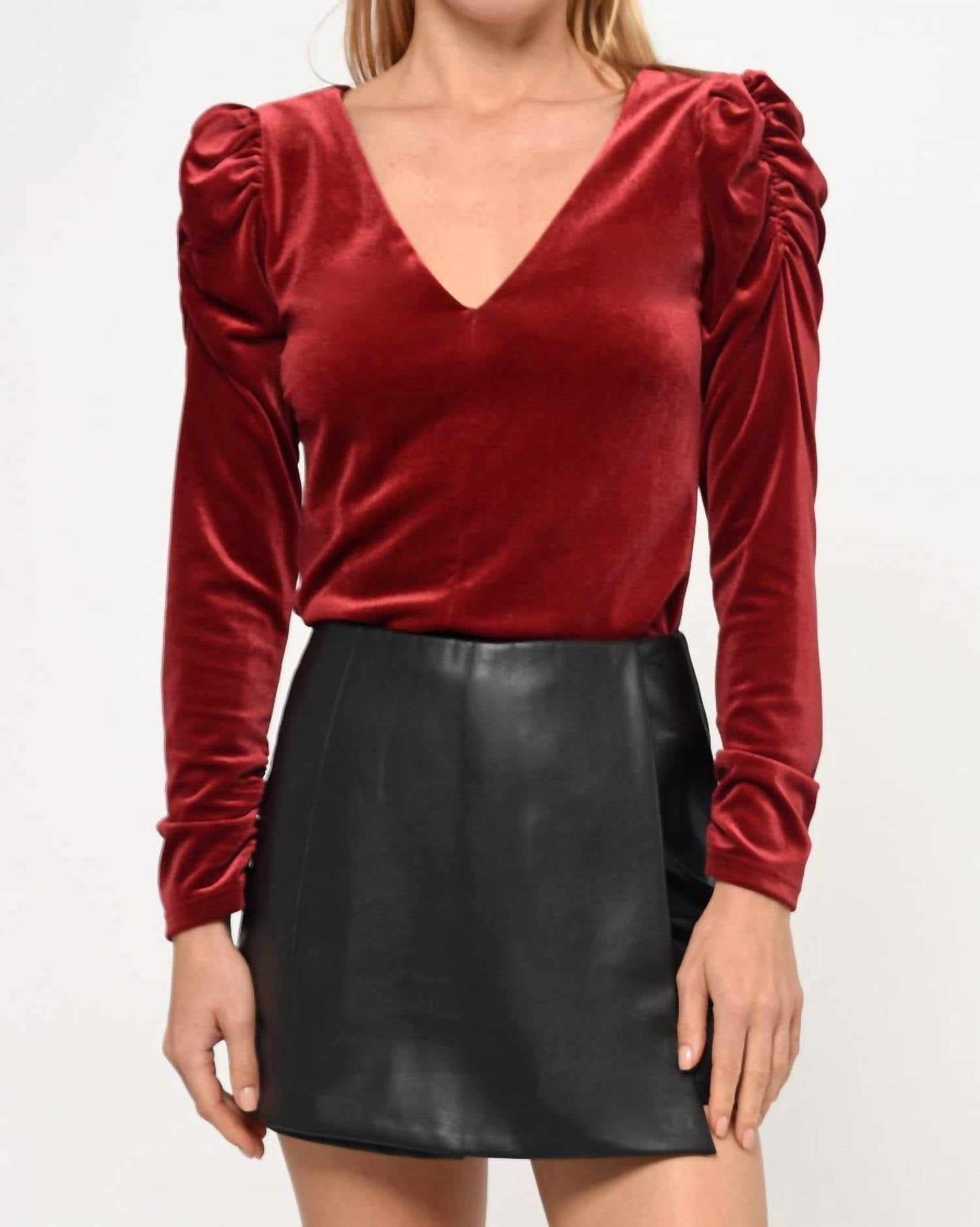 Джинни Топ в красном цвете GREYLIN
Джинни Топ в красном цвете GREYLIN