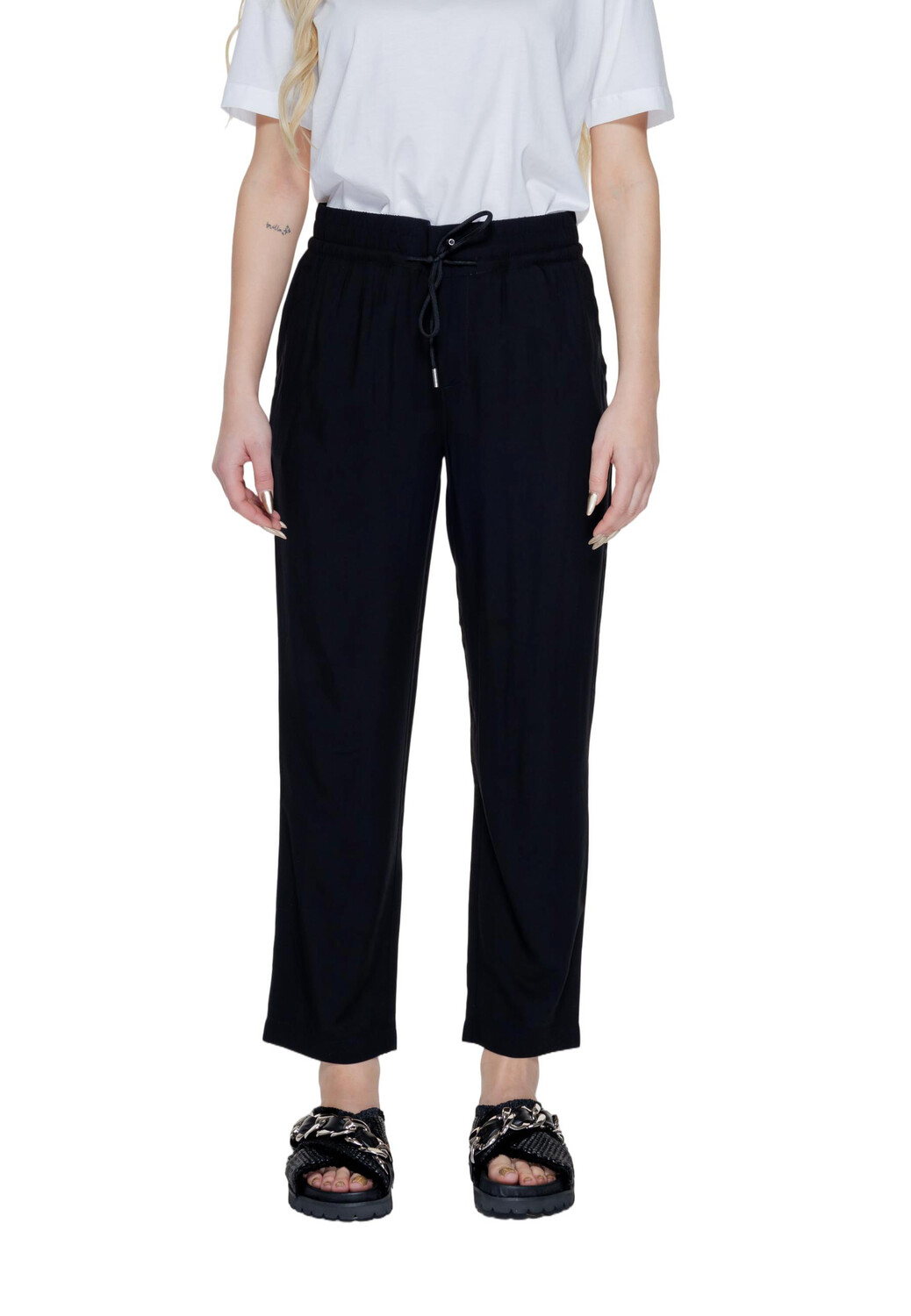 Брюки женские Street One укороченные на кулиске, черный
Брюки женские Street One укороченные на кулиске, черный