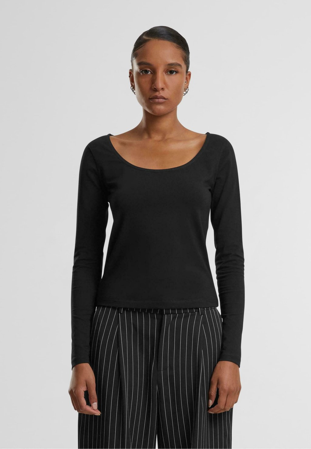 Футболка с длинным рукавом WIDE NECK Urban Classics, черный
Футболка с длинным рукавом WIDE NECK Urban Classics, черный