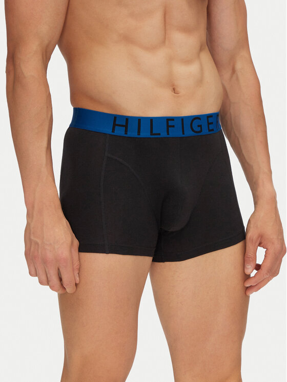 Комплект из 3 трусов-боксеров UM0UM03465 Tommy Hilfiger, черный
Комплект из 3 трусов-боксеров UM0UM03465 Tommy Hilfiger, черный