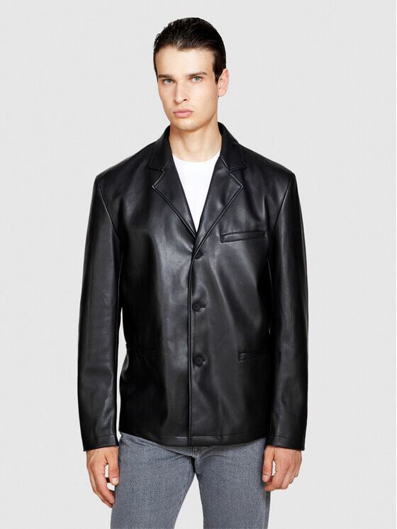 Куртка из искусственной кожи, стандартного кроя Sisley, черный
Куртка из искусственной кожи, стандартного кроя Sisley, черный