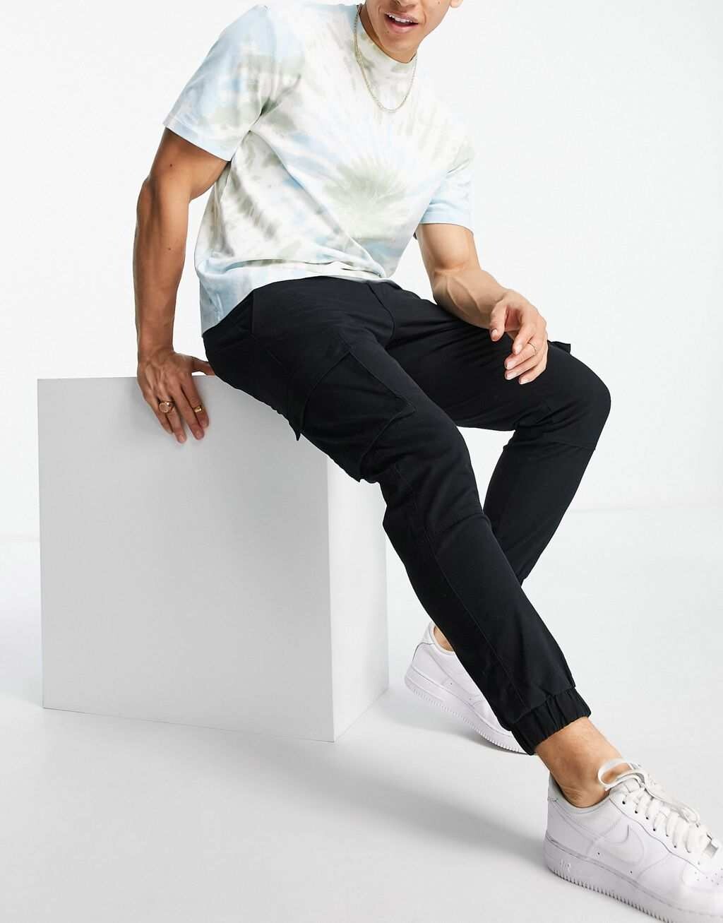 Черные брюки-карго узкого кроя с манжетами по низу Only & Sons, Черный, Черные брюки-карго узкого кроя с манжетами по низу Only & Sons
Черные брюки-карго узкого кроя с манжетами по низу Only & Sons, Черный, Черные брюки-карго узкого кроя с манжетами по низу Only & Sons