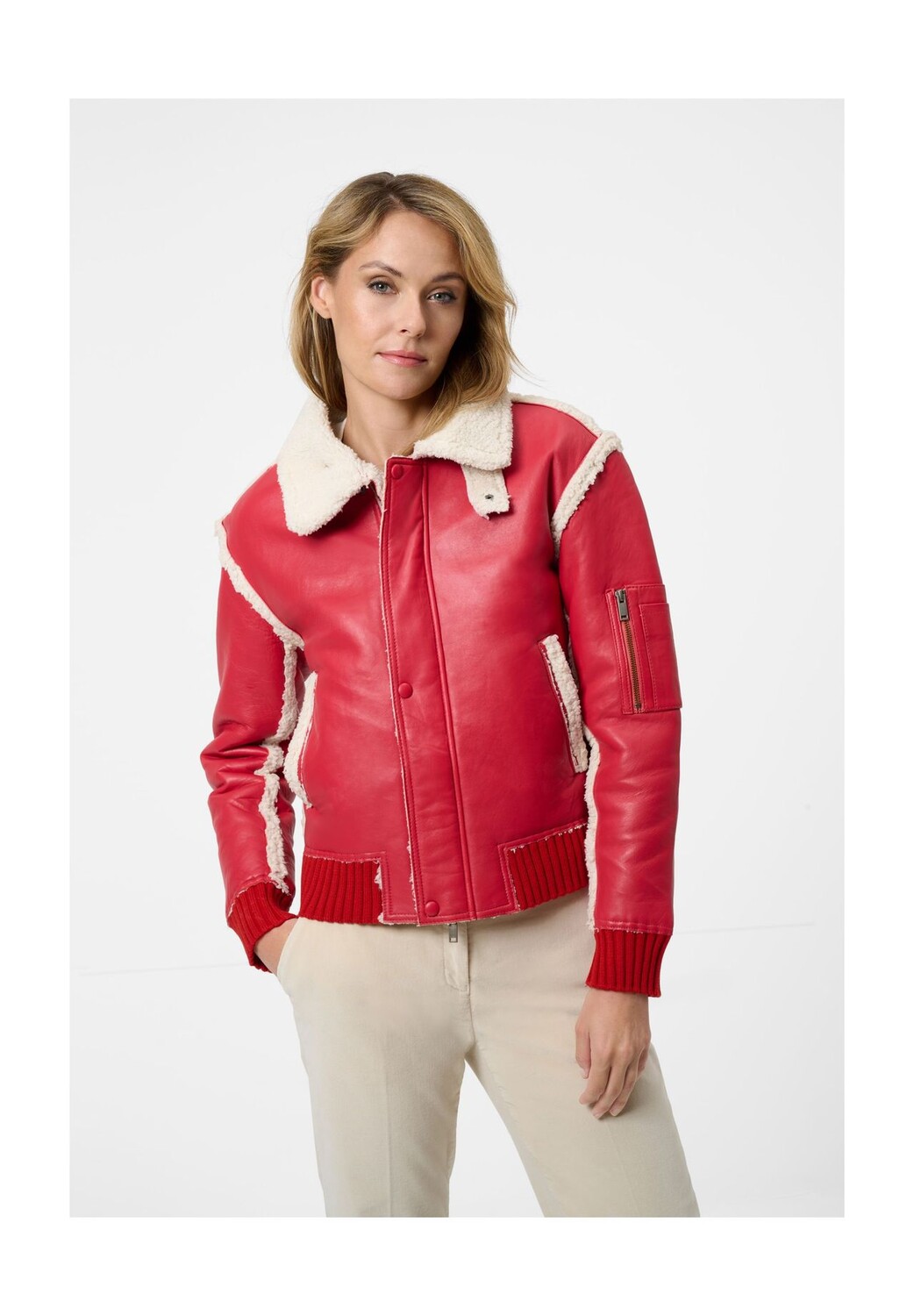 Кожаная женская куртка Кармен - с меховым воротником RICANO, красный
Кожаная женская куртка Кармен - с меховым воротником RICANO, красный