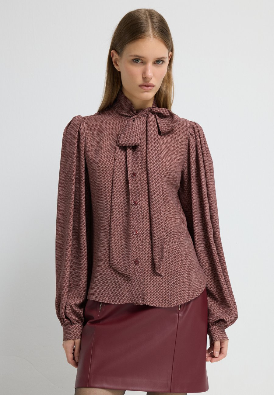 Блуза adL Blouse, Printed Claret Red/Red
Блуза adL Blouse, Printed Claret Red/Red