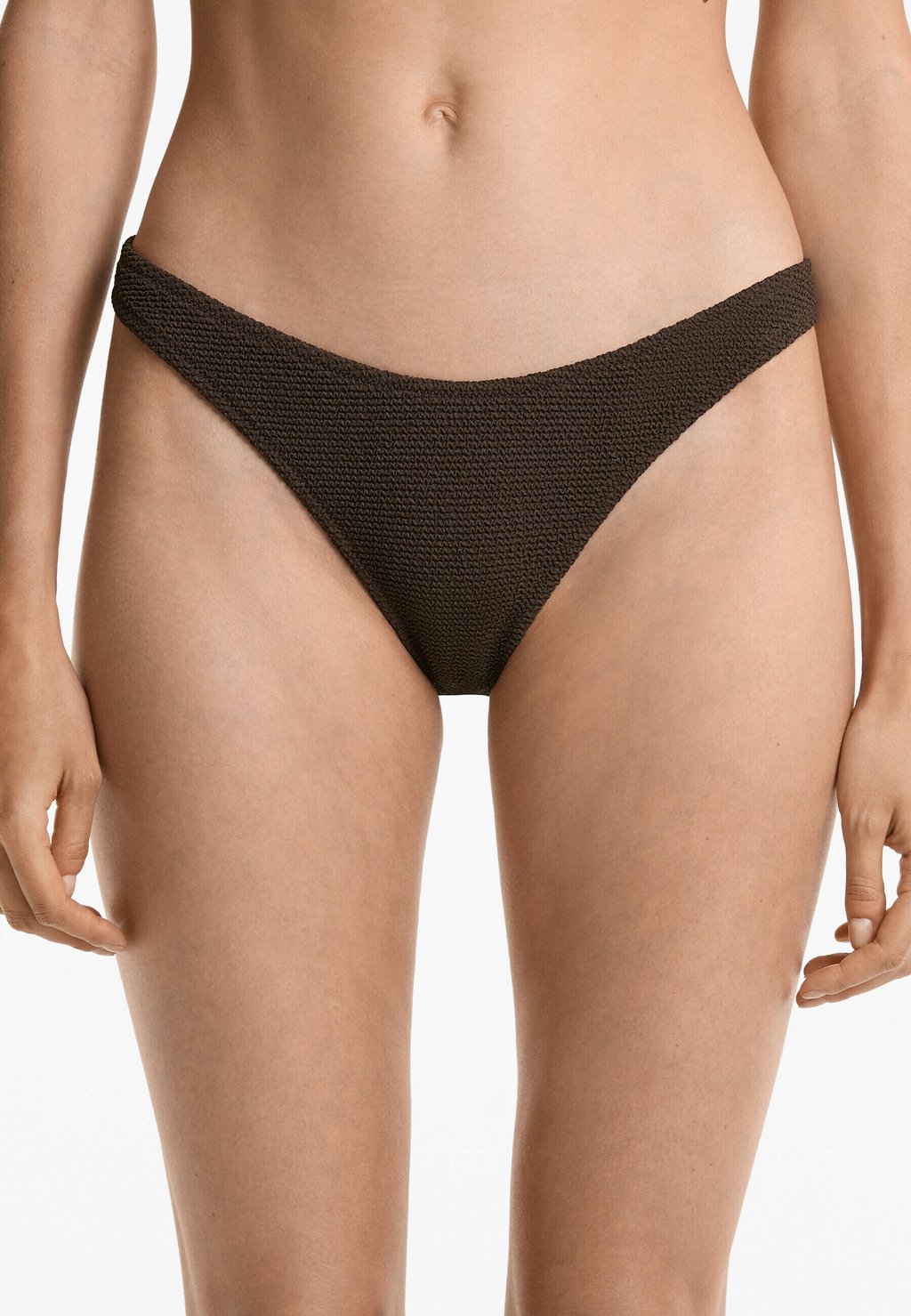 Плавки бикини MEDIUM-COVERAGE U-CUT CRINKLE OYSHO, темно-коричневый
Плавки бикини MEDIUM-COVERAGE U-CUT CRINKLE OYSHO, темно-коричневый