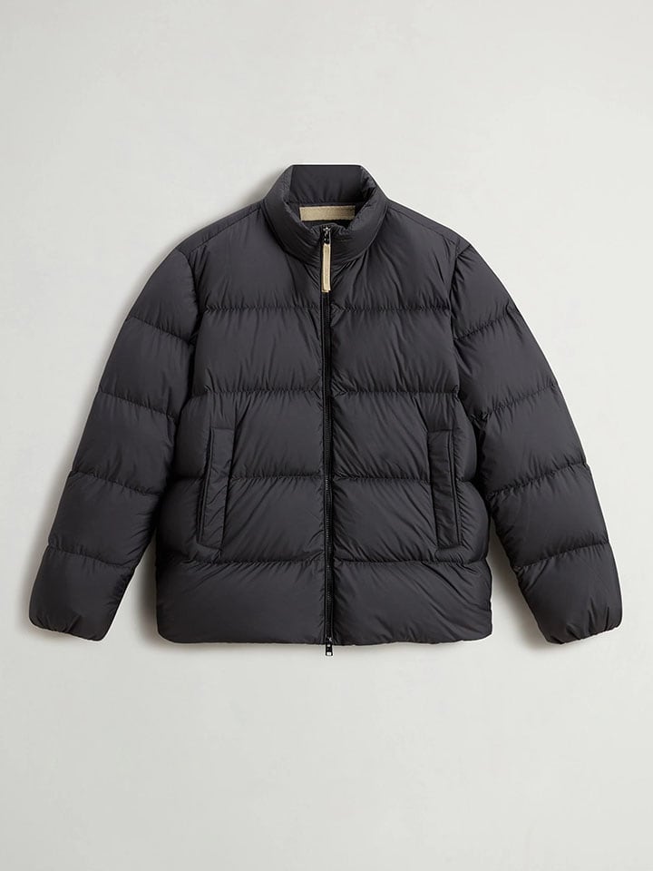 Woolrich Пуховая куртка "Cloud Eagle" черного цвета
Woolrich Пуховая куртка "Cloud Eagle" черного цвета