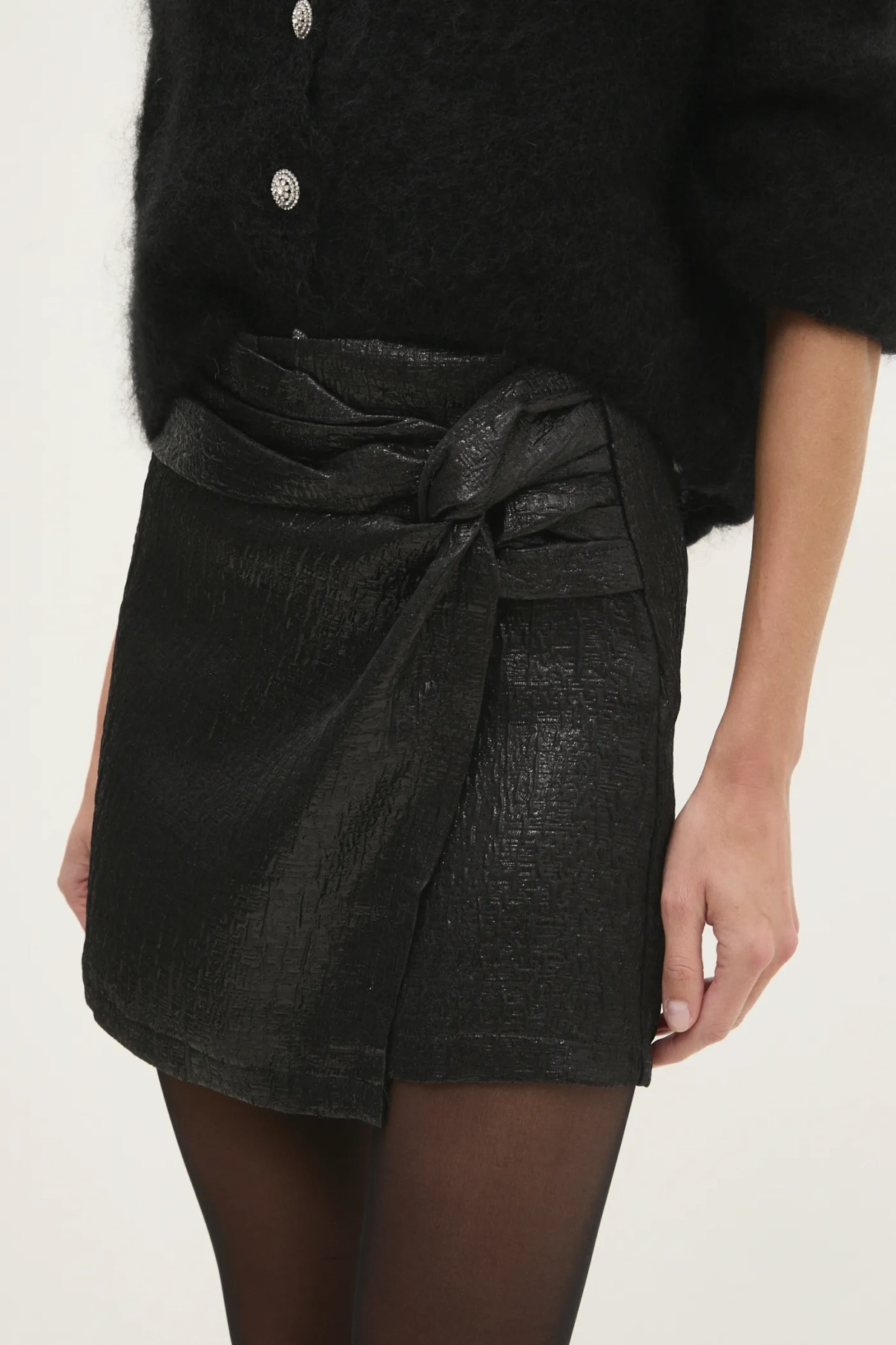 Шорты Answear Lab, черный
Шорты Answear Lab, черный