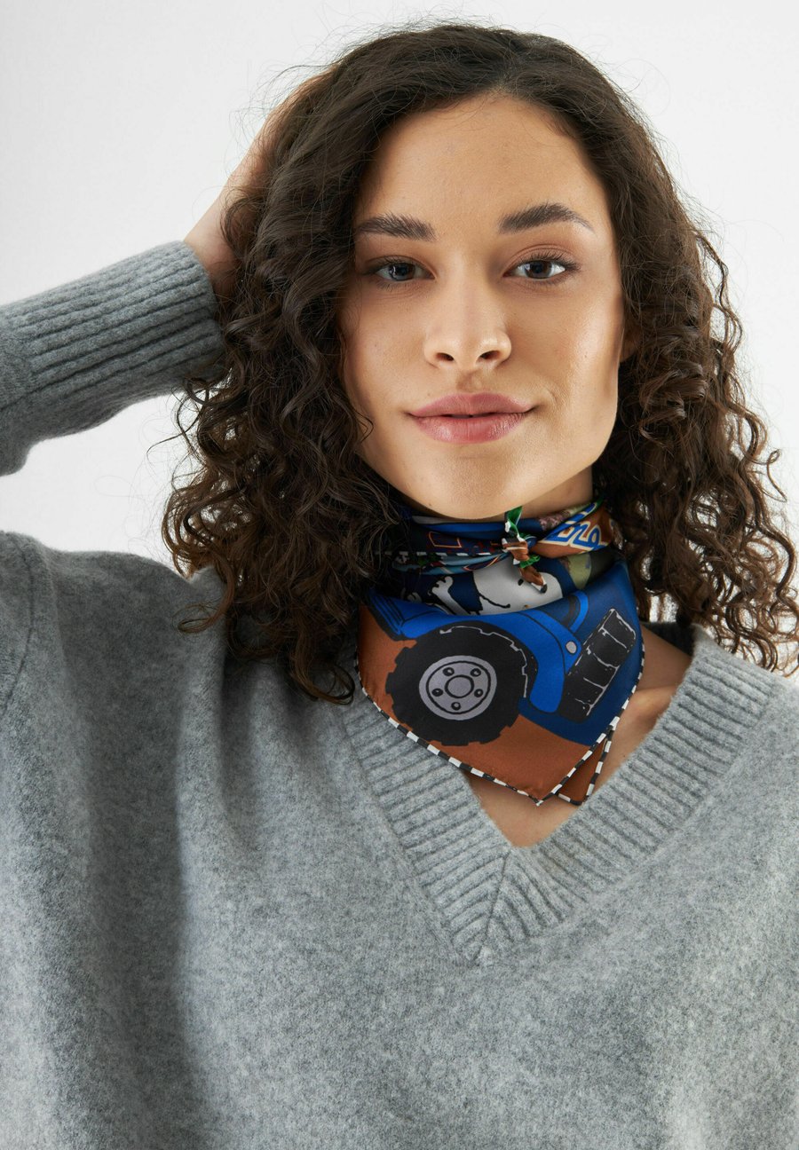 Шарф Codello Foulard, Blau/Blue
Шарф Codello Foulard, Blau/Blue