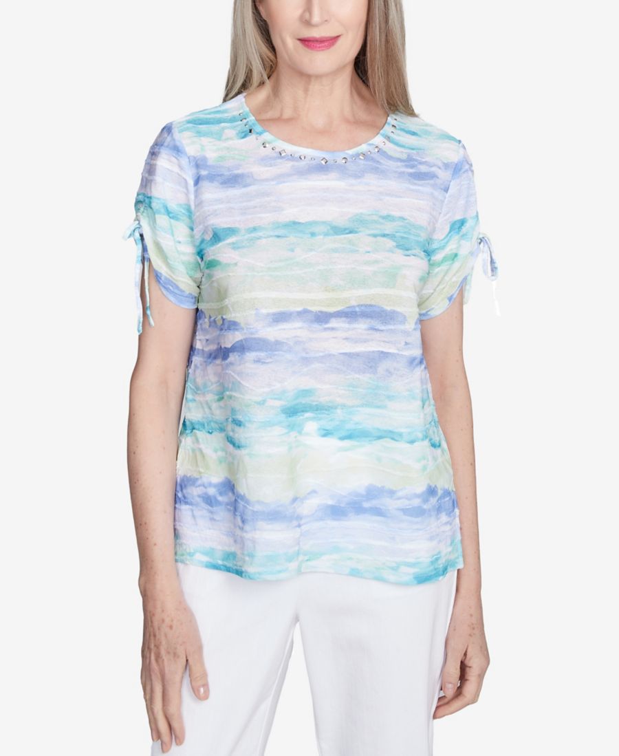 Женская футболка с коротким рукавом и завязками, выполненная в акварельном стиле Alfred Dunner, Blue, Красный, Женская футболка с коротким рукавом и завязками, выполненная в акварельном стиле Alfred Dunner, Blue
Женская футболка с коротким рукавом и завязками, выполненная в акварельном стиле Alfred Dunner, Blue, Красный, Женская футболка с коротким рукавом и завязками, выполненная в акварельном стиле Alfred Dunner, Blue