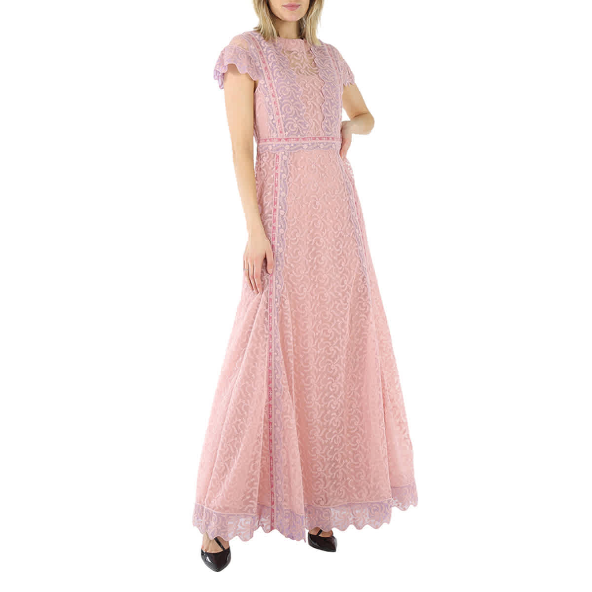 Burberry Вышитое цветочное кружевное тюлевое платье, бледно-розовый
Burberry Вышитое цветочное кружевное тюлевое платье, бледно-розовый