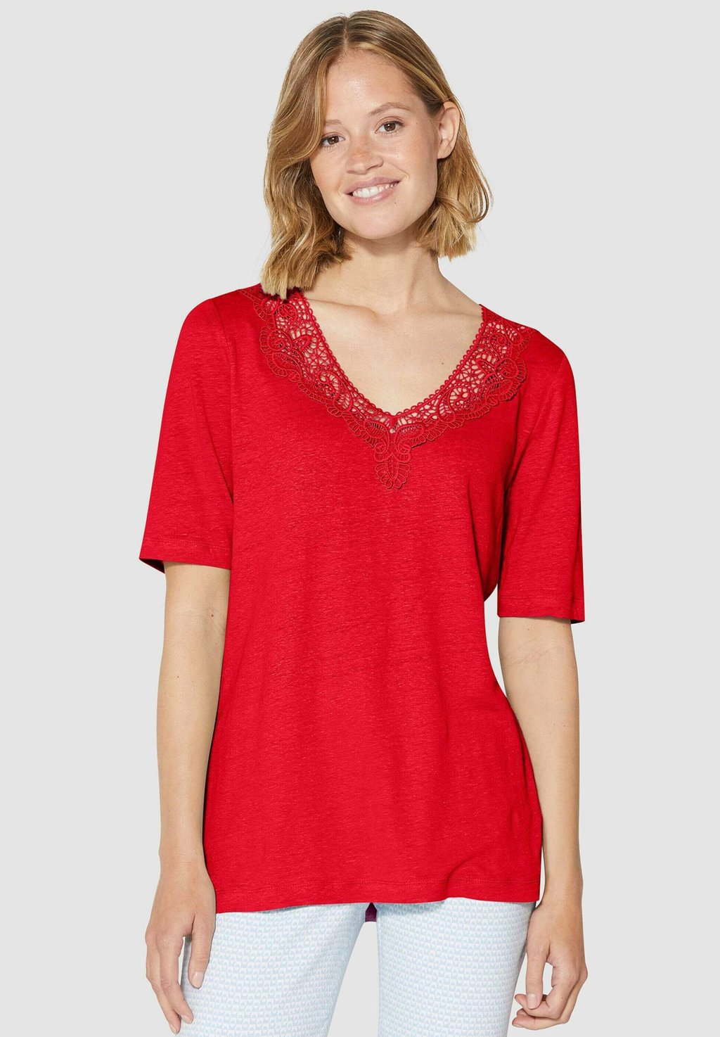 Футболка с принтом KURZARM-MIT-AKZENT MADELEINE, красный
Футболка с принтом KURZARM-MIT-AKZENT MADELEINE, красный