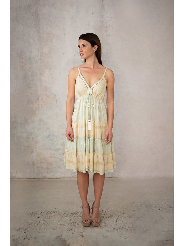 Платье до колена Lula Natura
Платье до колена Lula Natura