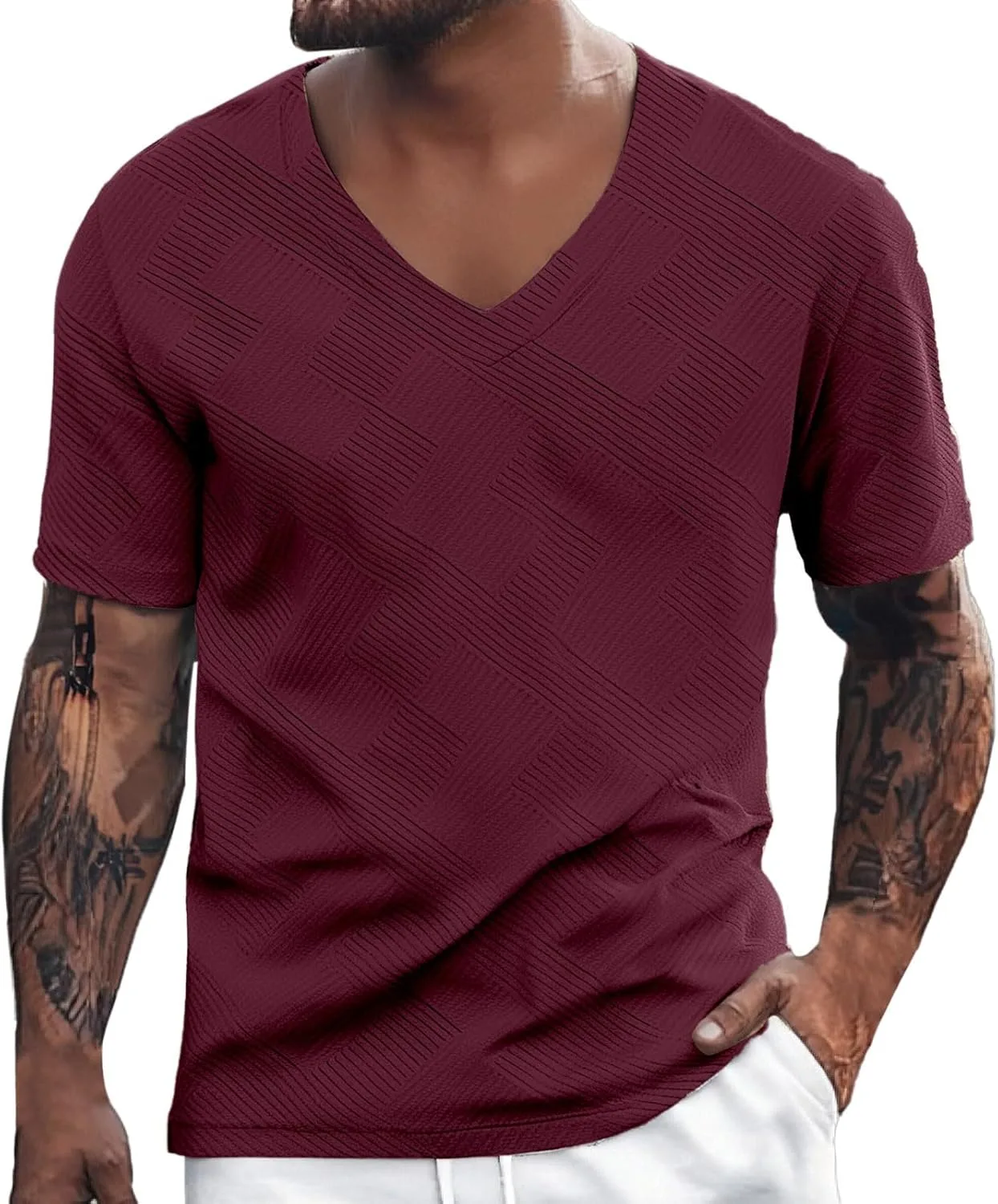 Мужская модная футболка V-образного выреза
Мужская модная футболка V-образного выреза