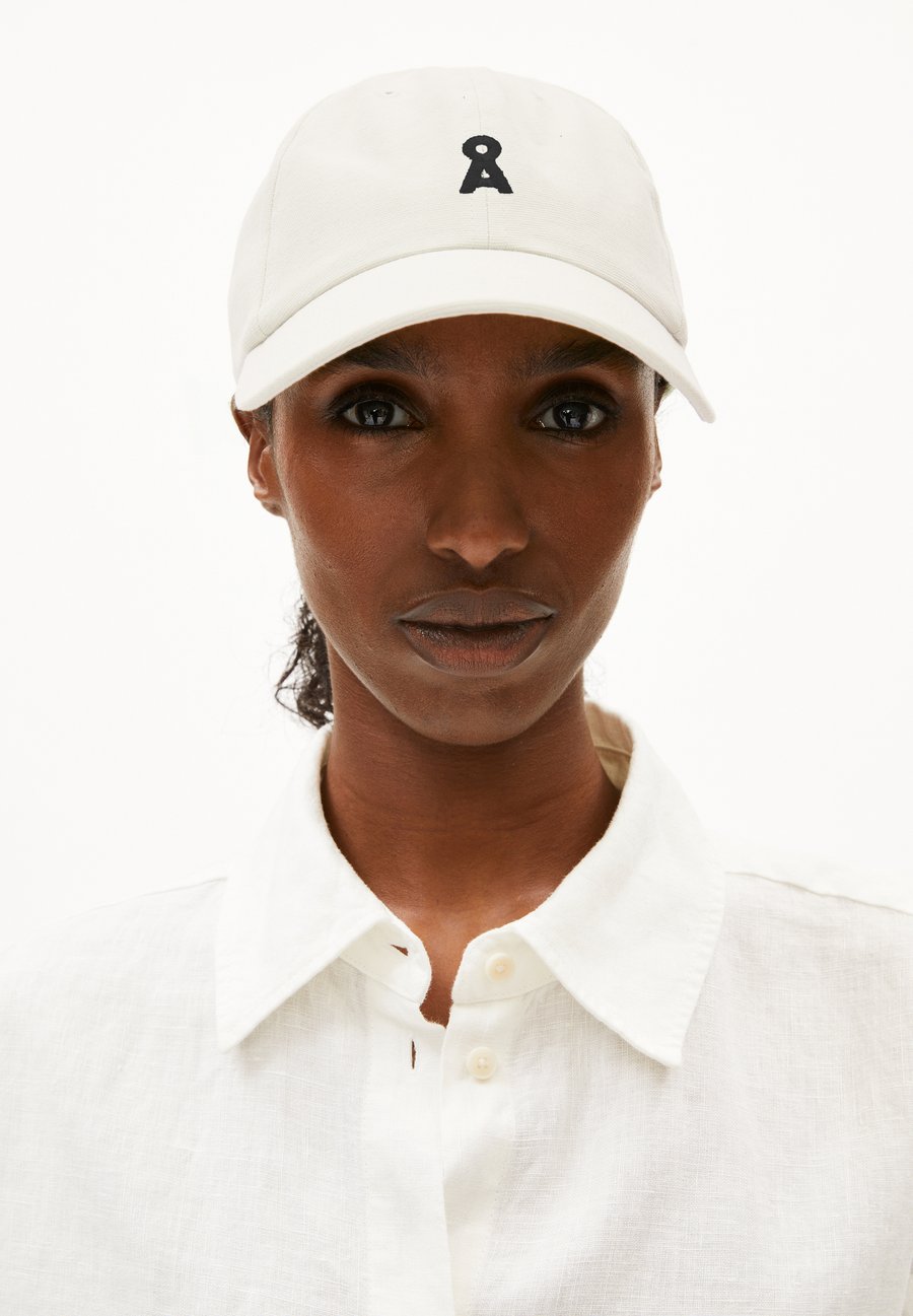 Бейсболка ARMEDANGELS YAANIS BOLD, Oatmilk Black/Beige
Бейсболка ARMEDANGELS YAANIS BOLD, Oatmilk Black/Beige