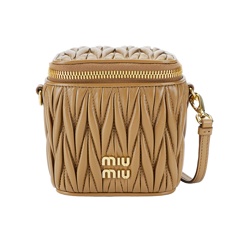MIU MIU Маленькая женская сумка через плечо Matelassé Sheepskin коричневого цвета
MIU MIU Маленькая женская сумка через плечо Matelassé Sheepskin коричневого цвета