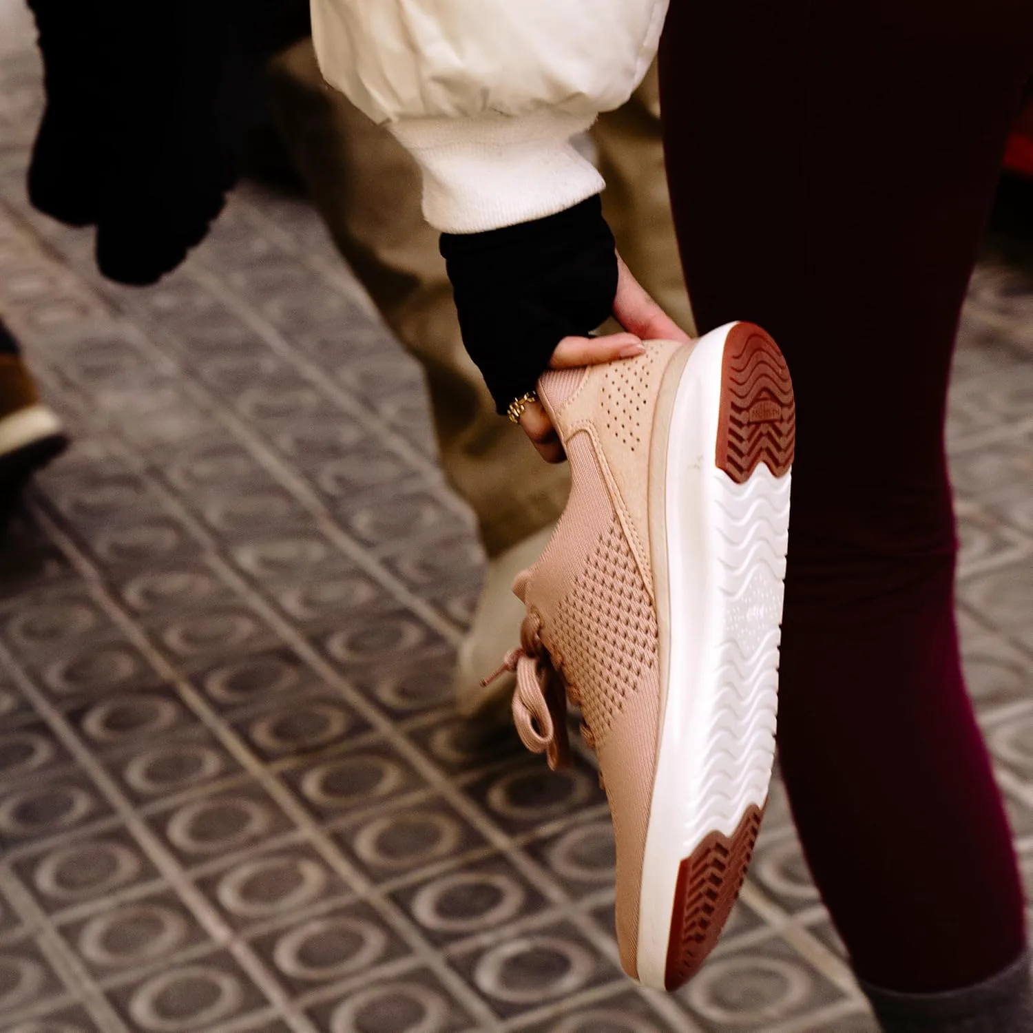 Кроссовки Kizik Slip On: Lima - удобные для повседневной носки, с Hands-Free, дышащий верх из трикотажа, мужские и женские прогулочные обувь с поддержкой свода стопы
Кроссовки Kizik Slip On: Lima - удобные для повседневной носки, с Hands-Free, дышащий верх из трикотажа, мужские и женские прогулочные обувь с поддержкой свода стопы