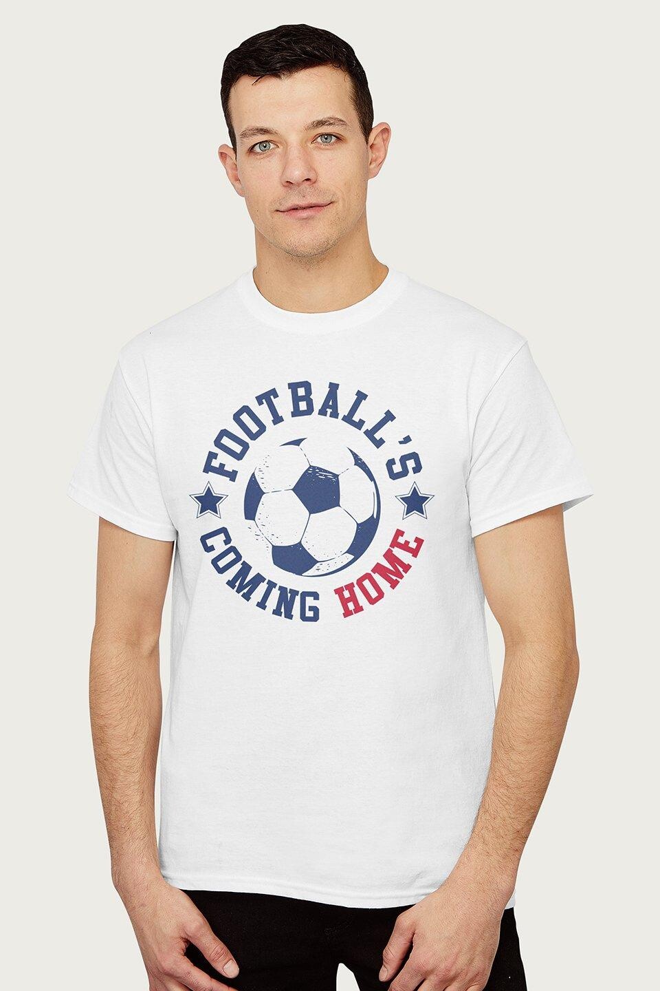 Футболка с футбольным значком Англии и евро Football's Coming Home, белый
Футболка с футбольным значком Англии и евро Football's Coming Home, белый