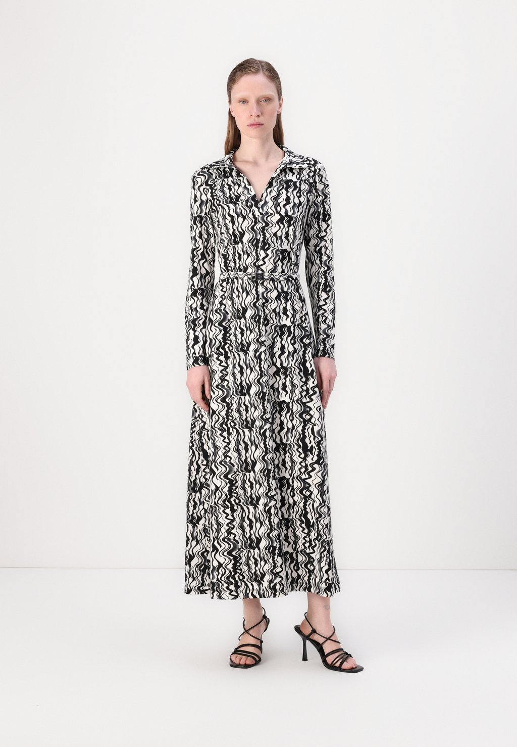 Платье-рубашка DKNY, мультиколор
Платье-рубашка DKNY, мультиколор