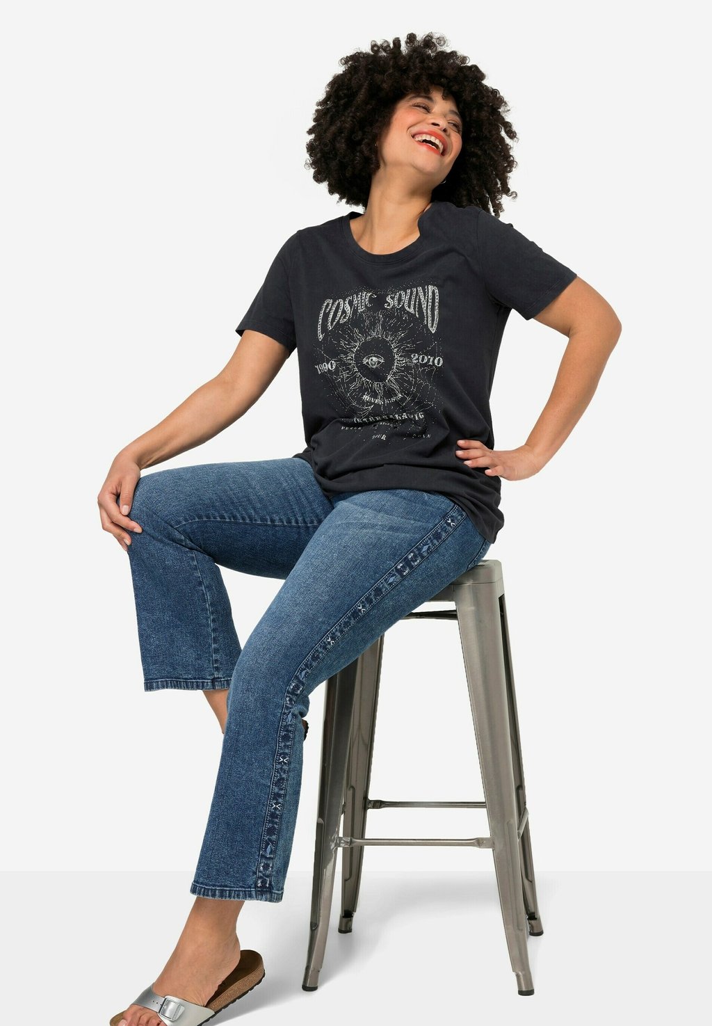 Футболка с принтом VINTAGE LOOK, GROSSER DRUCK, RUNDHALS, HALBARM Angel of Style, антрацит
Футболка с принтом VINTAGE LOOK, GROSSER DRUCK, RUNDHALS, HALBARM Angel of Style, антрацит