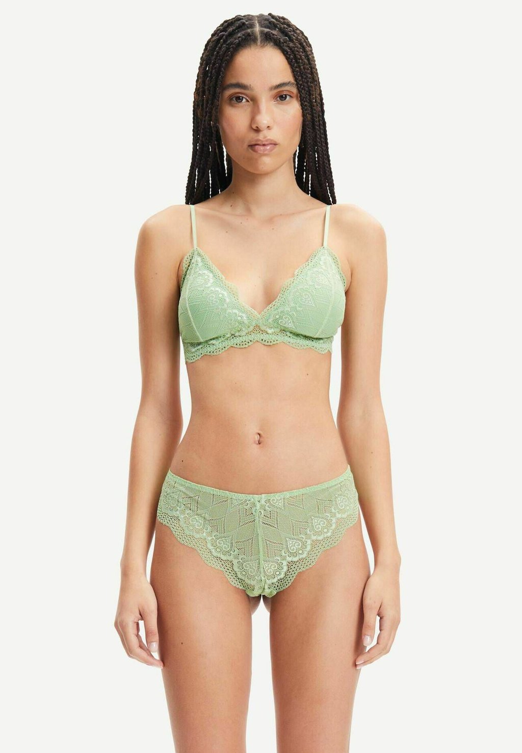 Стринги CIBBE Samsøe Samsøe, зеленый
Стринги CIBBE Samsøe Samsøe, зеленый