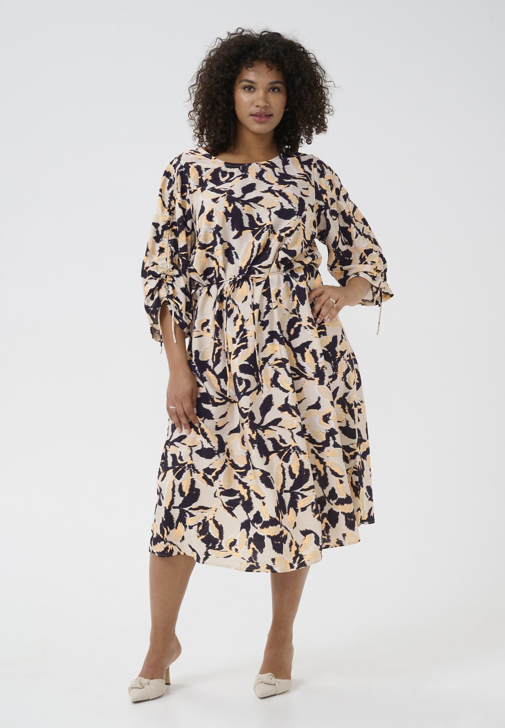 Повседневное платье PACA MIDI Kaffe Curve, бежевый
Повседневное платье PACA MIDI Kaffe Curve, бежевый