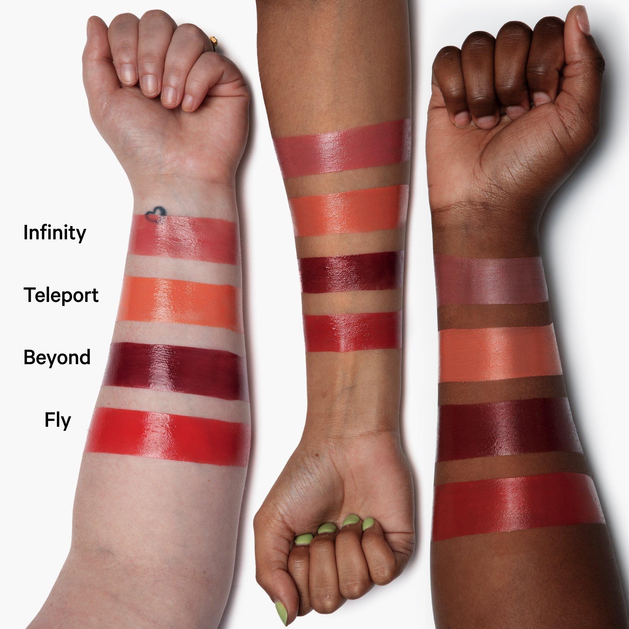 Жидкие румяна Bionic с гиалуроновой кислотой MILK MAKEUP, TELEPORT (coral)
Жидкие румяна Bionic с гиалуроновой кислотой MILK MAKEUP, TELEPORT (coral)