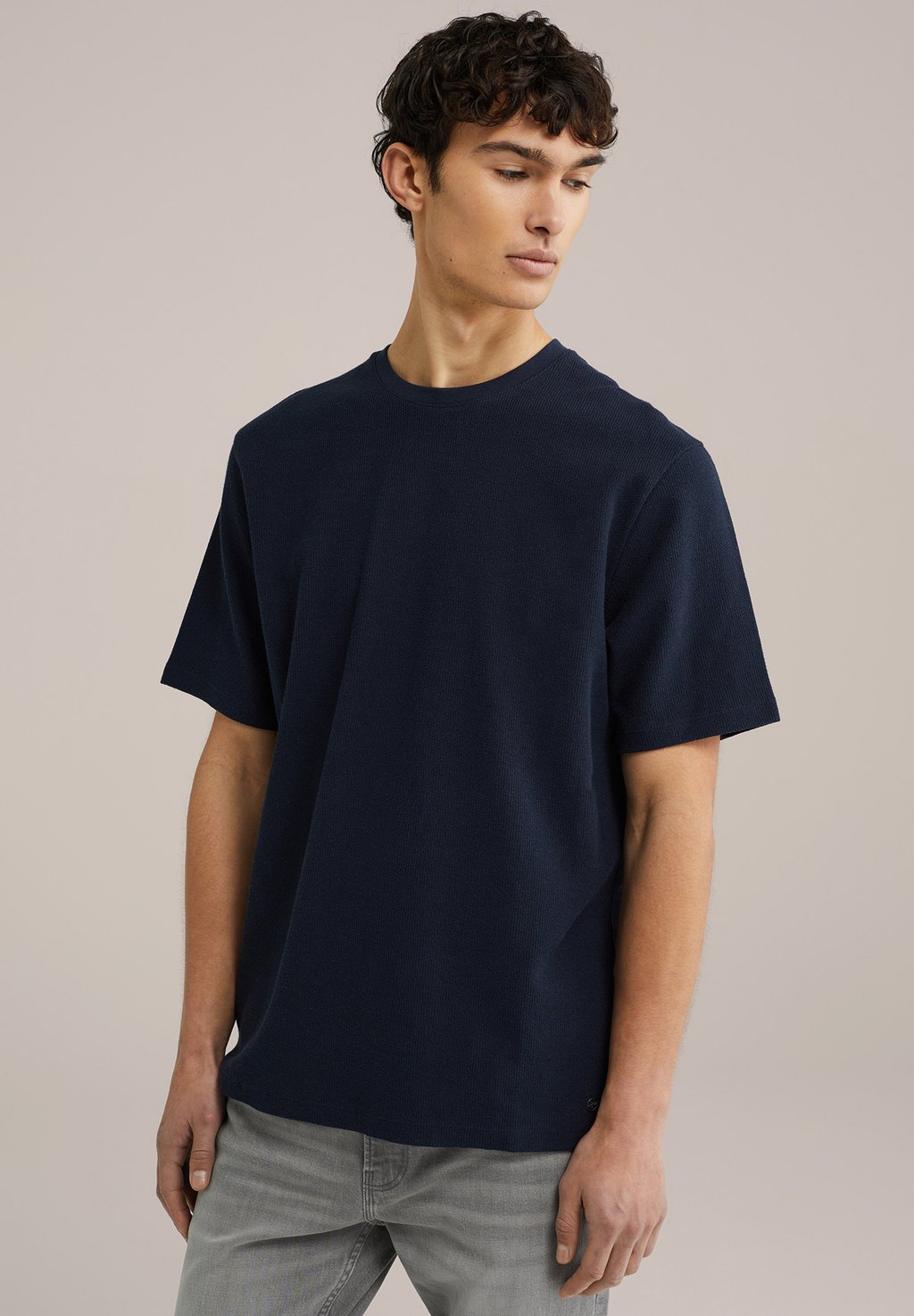 Базовая футболка WE Fashion, темно-синий
Базовая футболка WE Fashion, темно-синий