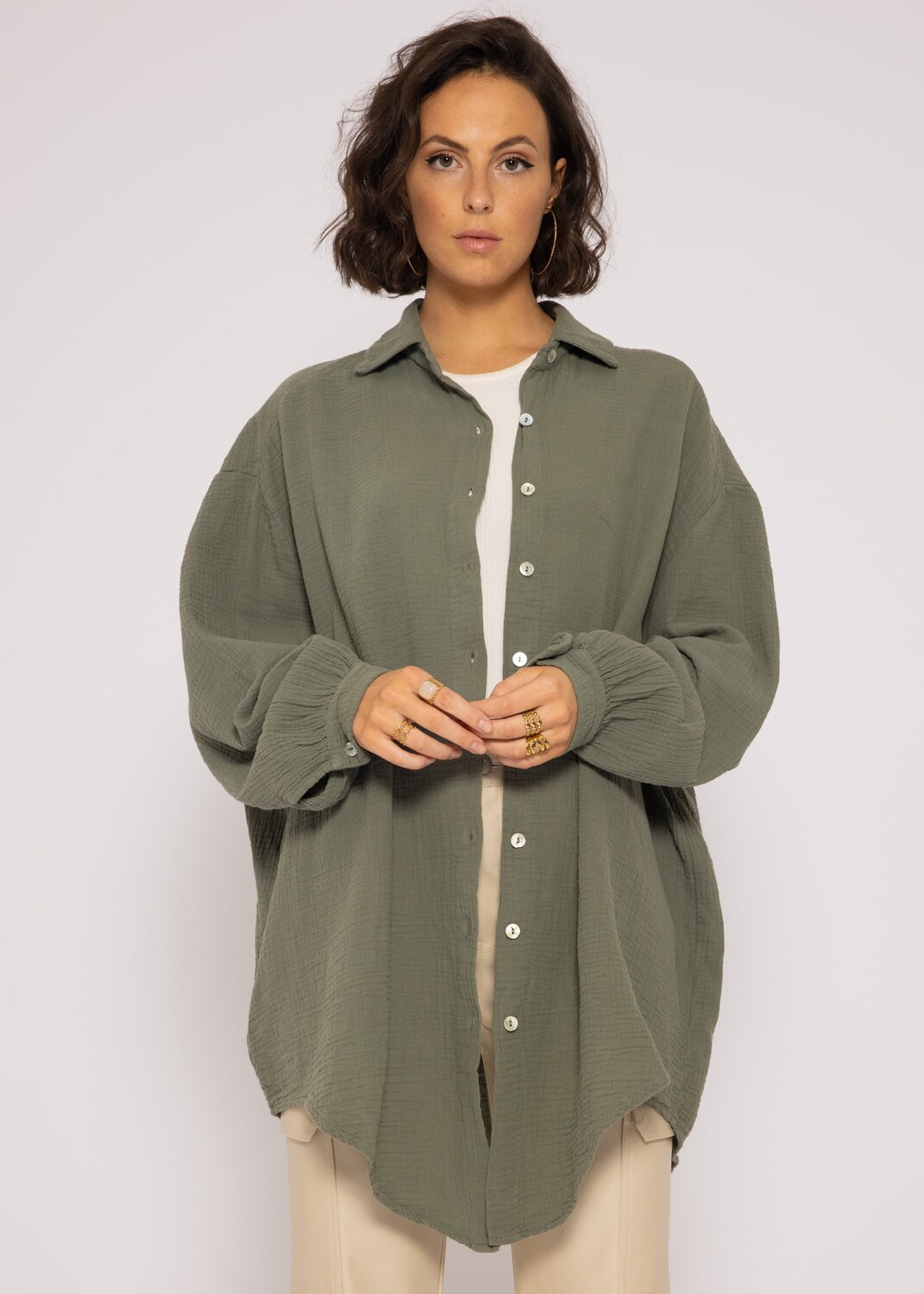 Блуза SASSYCLASSY Ultra Oversize Musselin nhemd lange Variante, хаки
Блуза SASSYCLASSY Ultra Oversize Musselin nhemd lange Variante, хаки