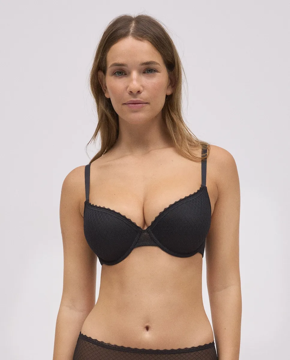 Комплект: бюстгальтер с косточками и чашкой B с наполнителем и средние трусики Ysabel Mora, черный
Комплект: бюстгальтер с косточками и чашкой B с наполнителем и средние трусики Ysabel Mora, черный