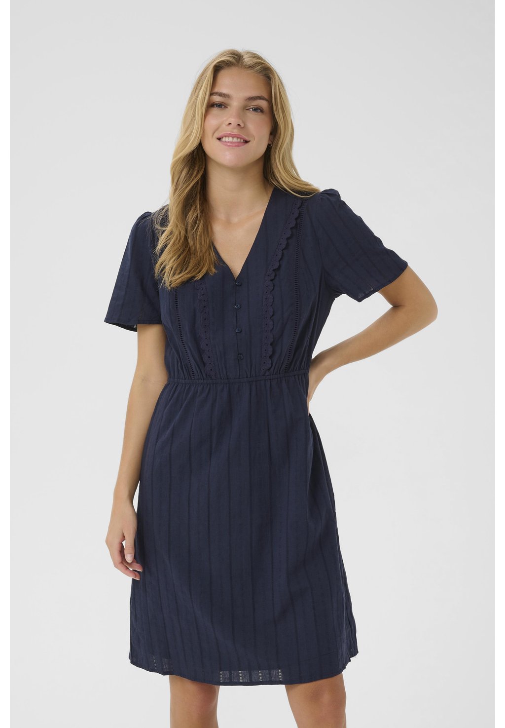 Повседневное платье CRKALLIE Cream, темно-синий
Повседневное платье CRKALLIE Cream, темно-синий