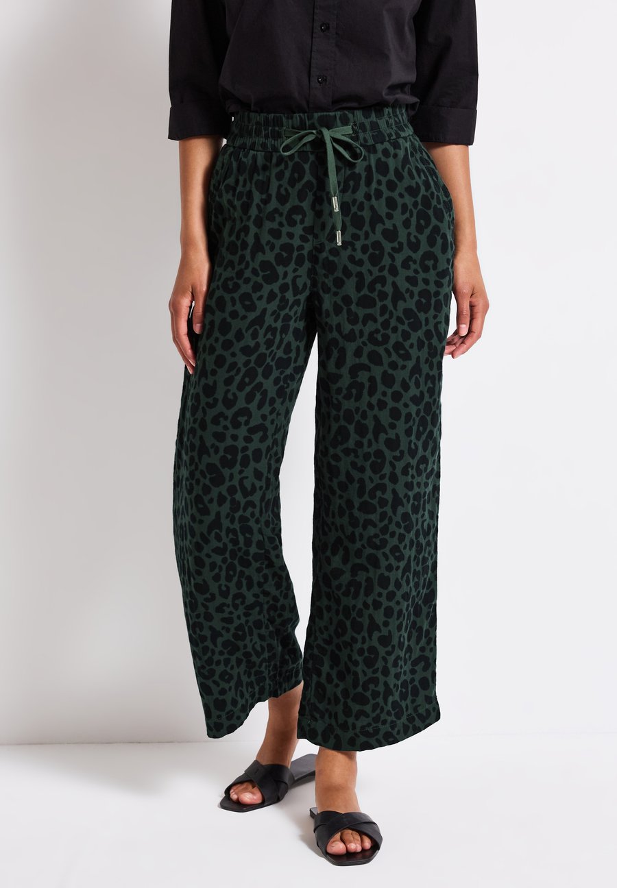 Брюки Street One GEMUSTERTE, Grün/Mottled Green
Брюки Street One GEMUSTERTE, Grün/Mottled Green