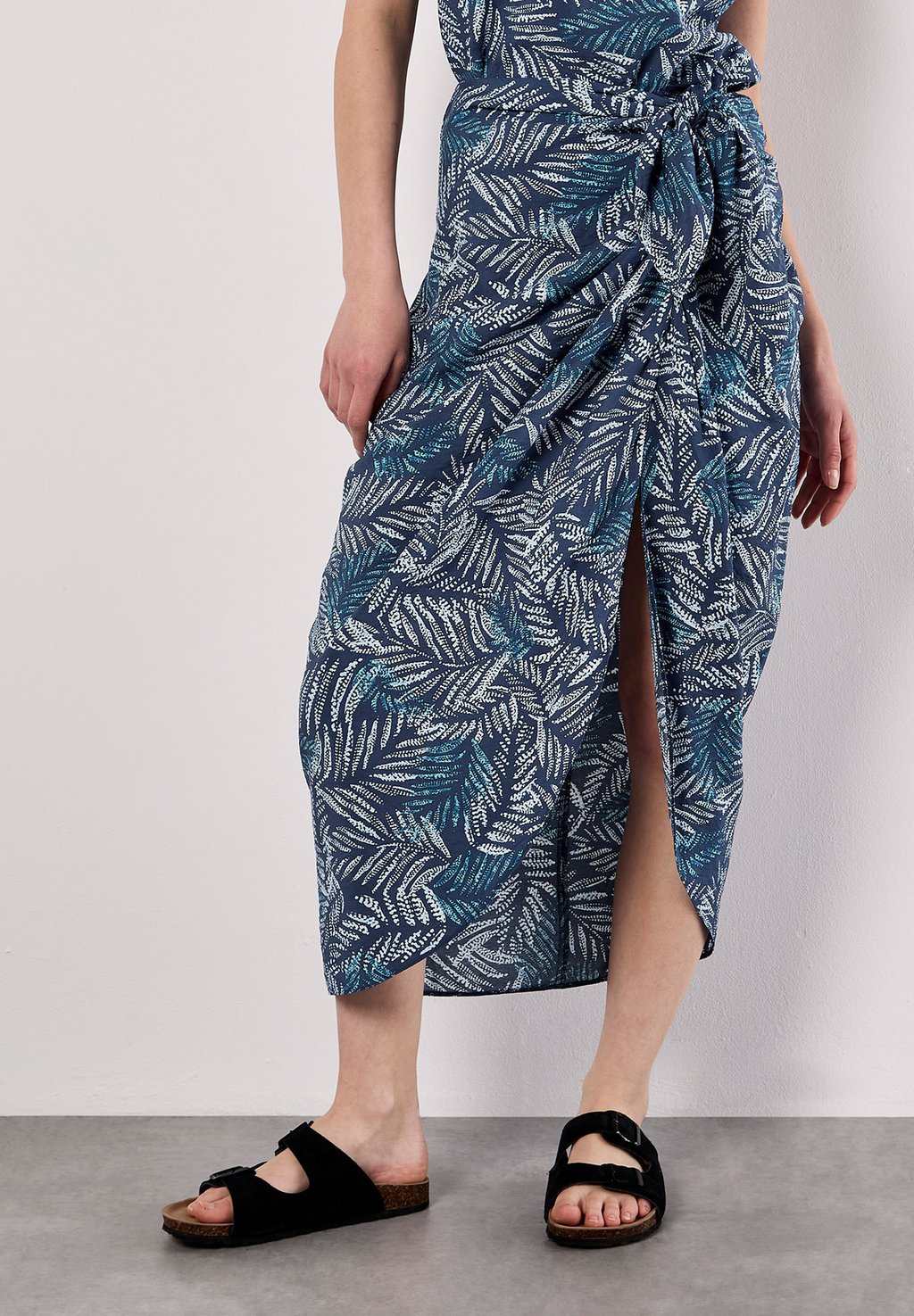 Юбка с запахом MIDI Apricot, синий
Юбка с запахом MIDI Apricot, синий