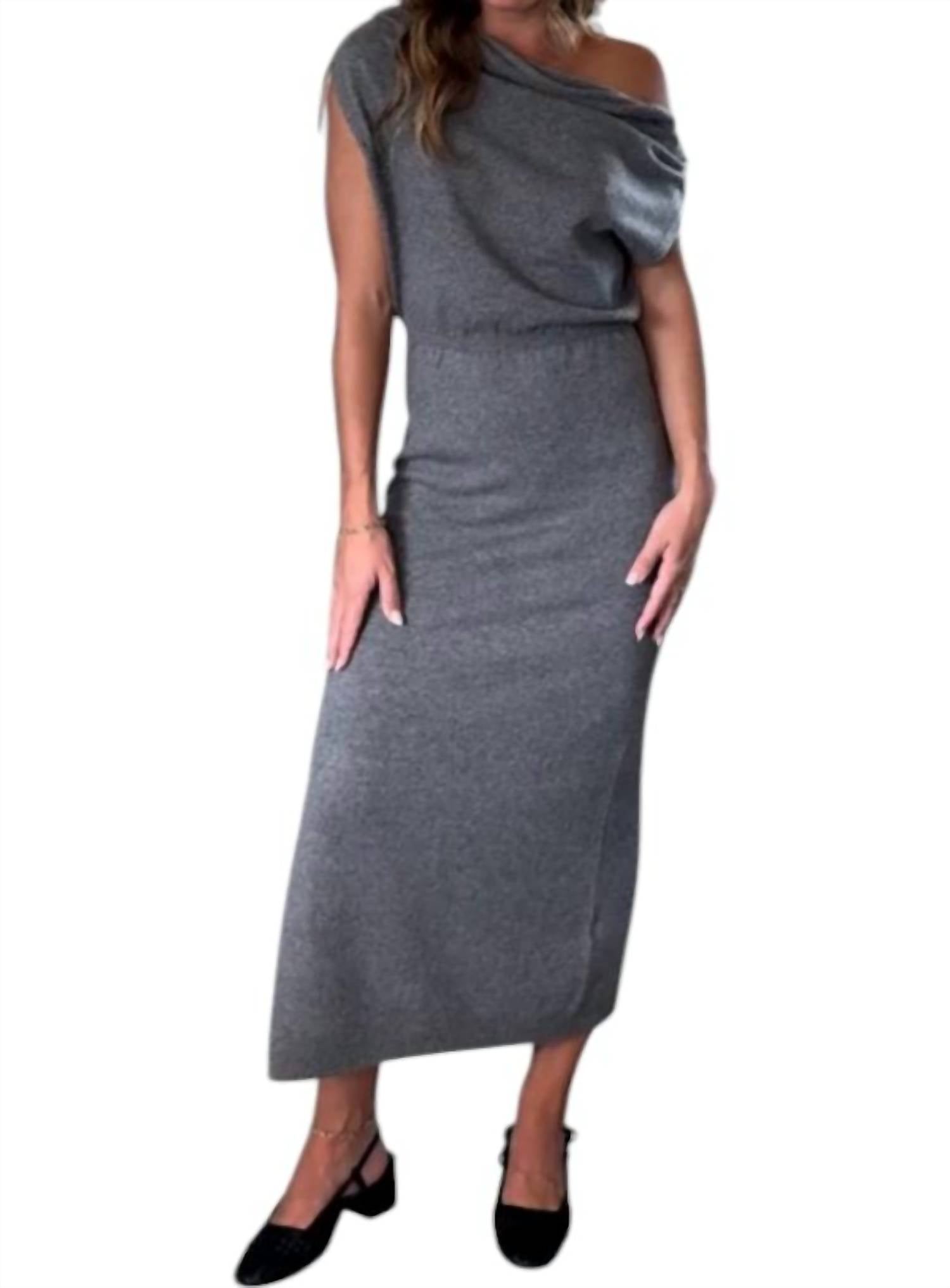 Платье-свитер Val серого цвета ASTR
Платье-свитер Val серого цвета ASTR