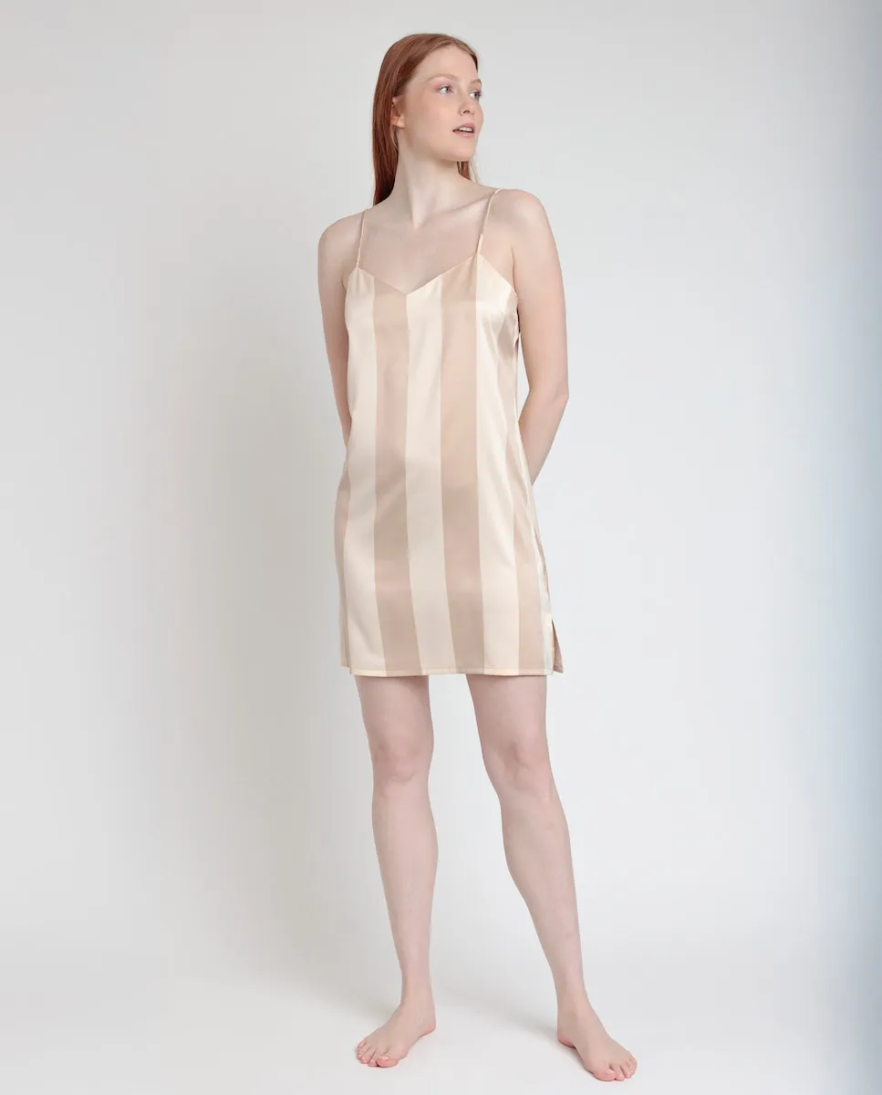 Короткая атласная ночная рубашка женская Admas, золото
Короткая атласная ночная рубашка женская Admas, золото