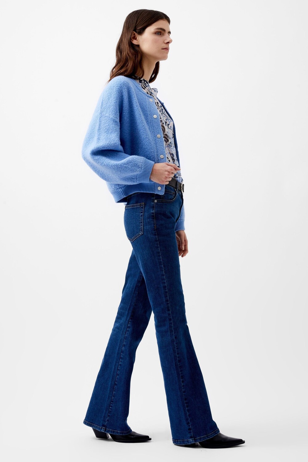 Куртка бомбер из мелиссовой вязки French Connection, синий
Куртка бомбер из мелиссовой вязки French Connection, синий