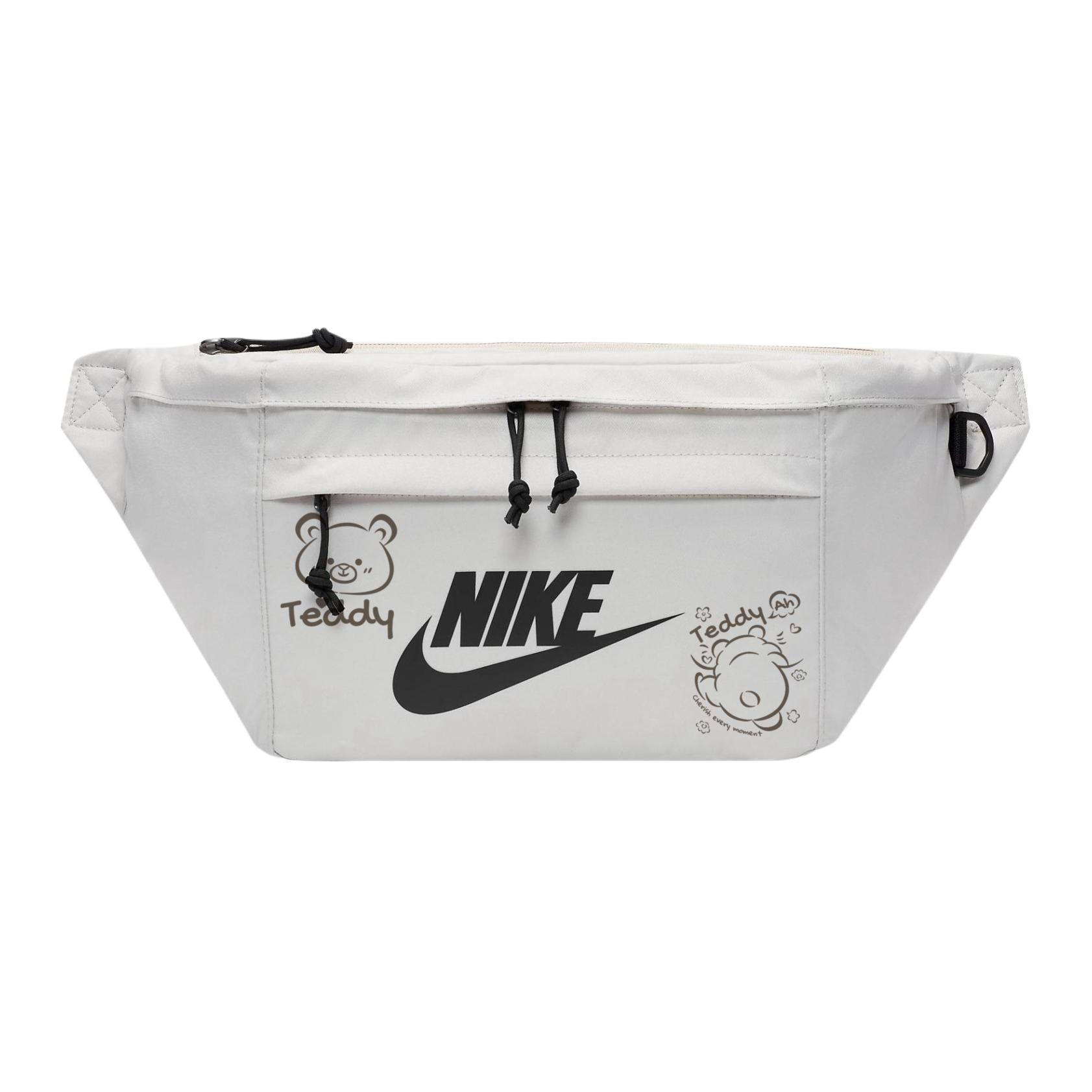 Nike Фабричный поясной мешок Regular Unisex светло-бежевый, Teddy
Nike Фабричный поясной мешок Regular Unisex светло-бежевый, Teddy