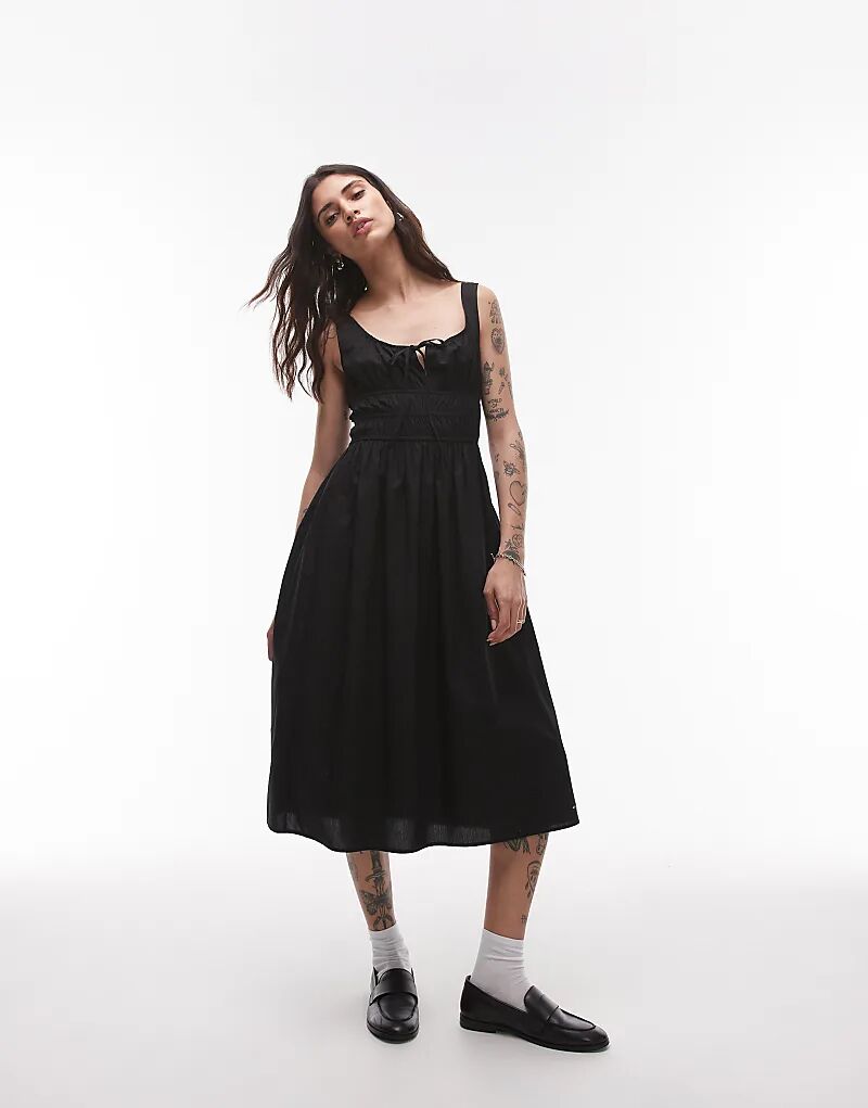 Платье миди из поплина Tommy Jeans со сборками черного цвета 
Платье миди из поплина Tommy Jeans со сборками черного цвета