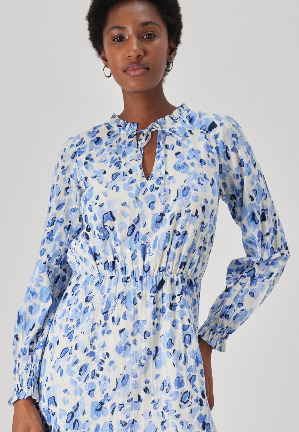 Повседневное платье DOROTHY DRESS Fabienne Chapot, синий
Повседневное платье DOROTHY DRESS Fabienne Chapot, синий