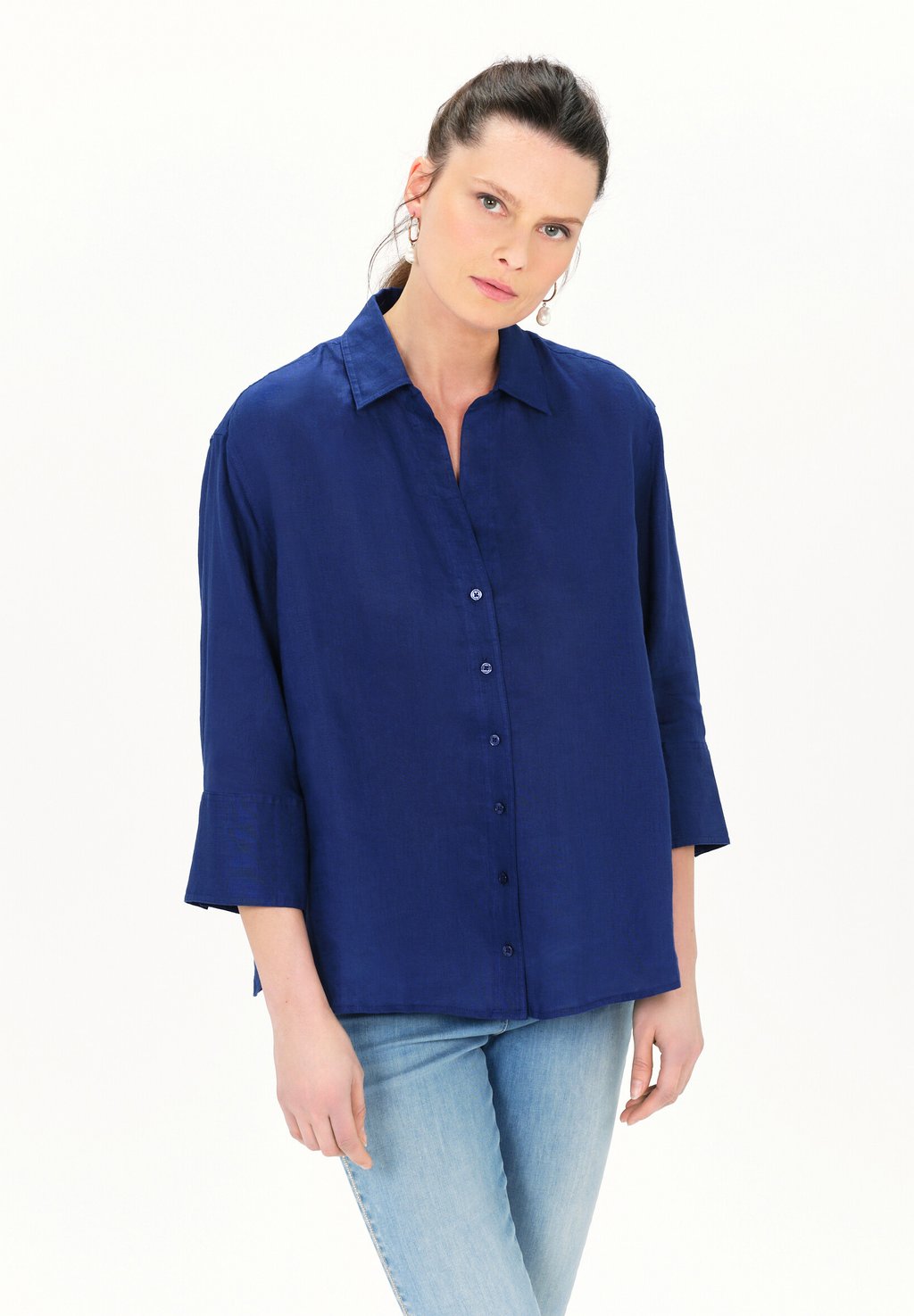 Блузка на пуговицах CORALINE Caroll, синий
Блузка на пуговицах CORALINE Caroll, синий