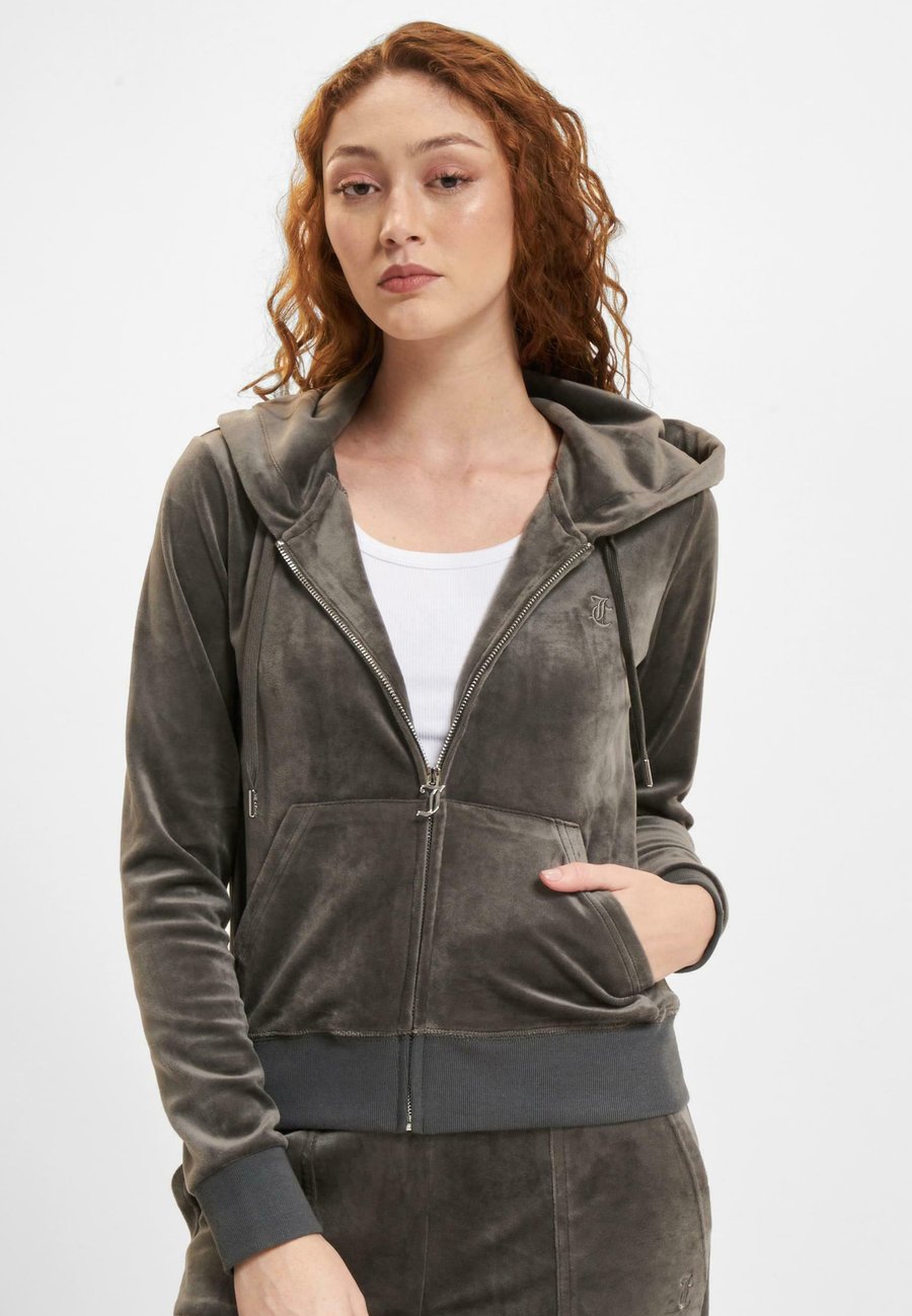 Толстовка Juicy Couture ROBERTSON CLASSIC, Raven/Olive
Толстовка Juicy Couture ROBERTSON CLASSIC, Raven/Olive